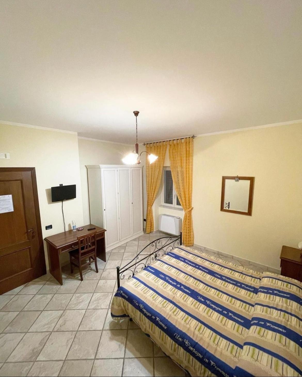 Double Room - Photo 2