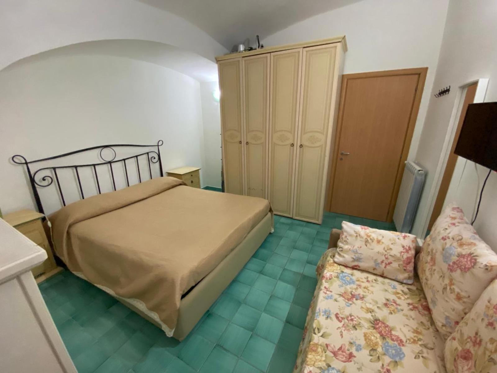 Two-Bedroom Apartment photo 2