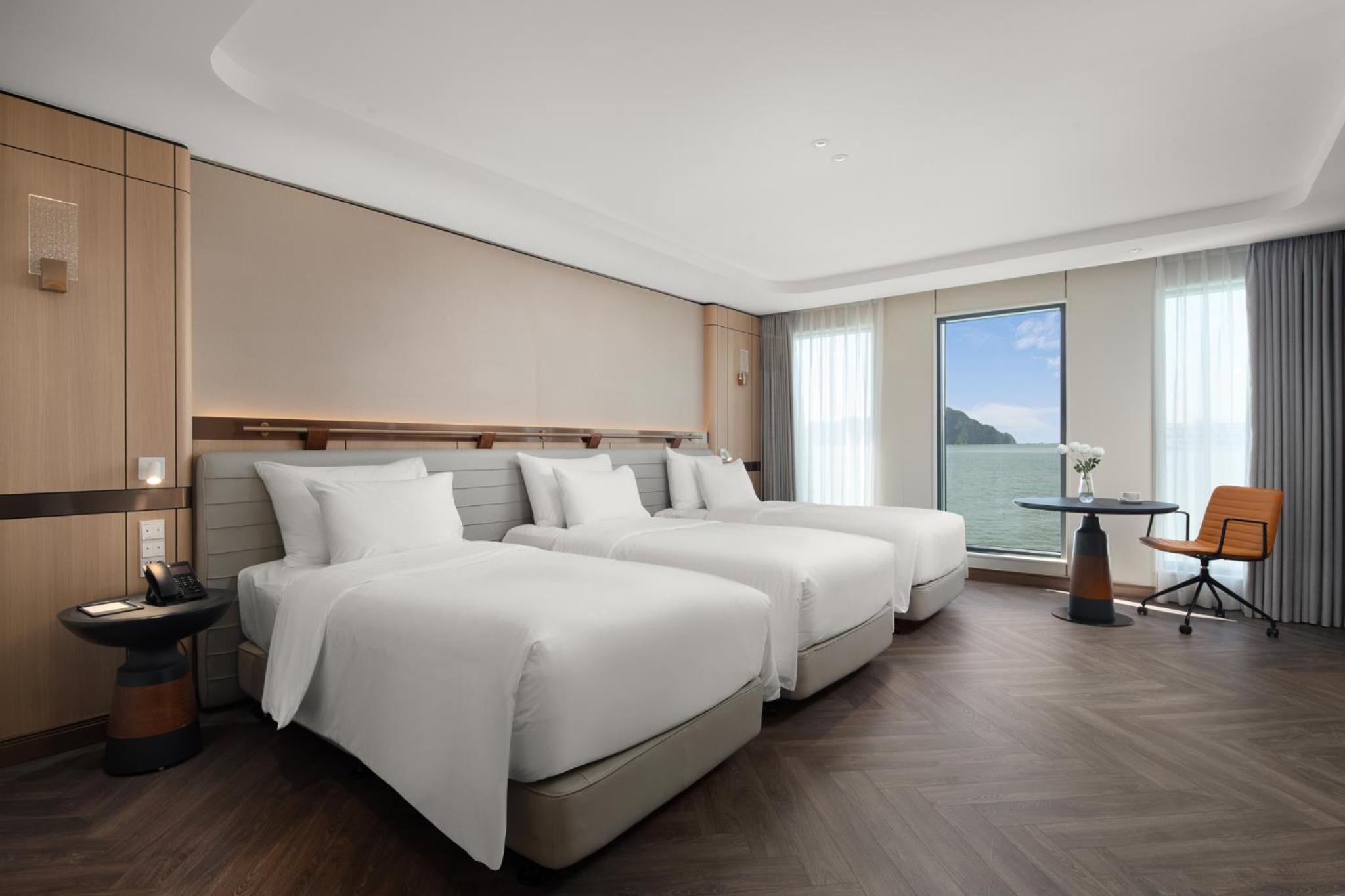 Ocean Suite Triple  - Photo 2