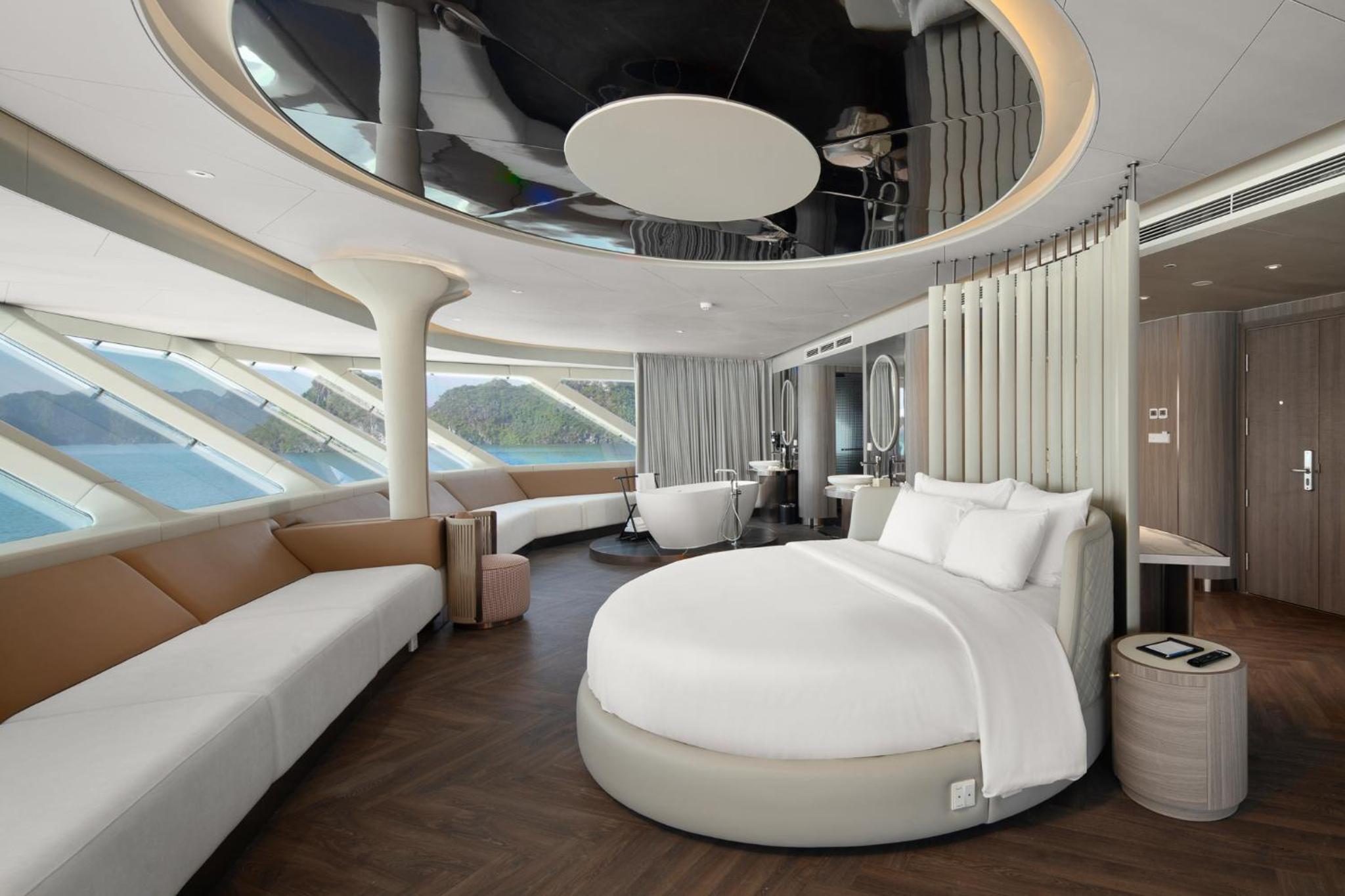 Oceania Suite - Photo 1