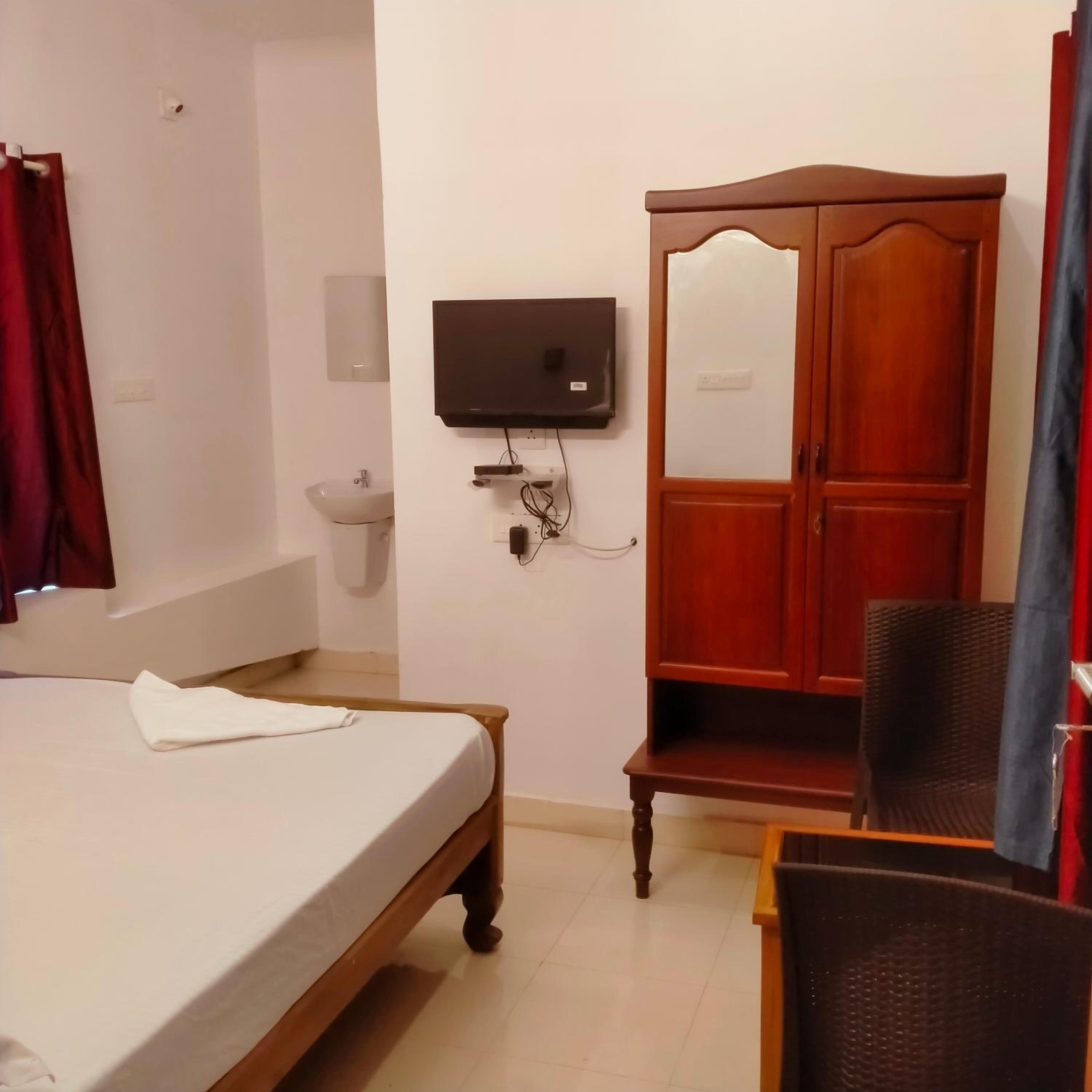 Standard Double Room with Fan photo 1