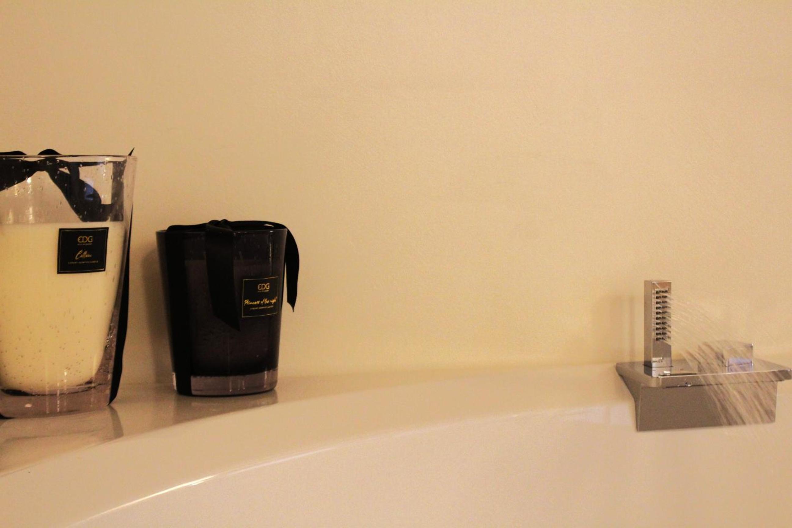 Double Room with Spa Bath - Photo 12