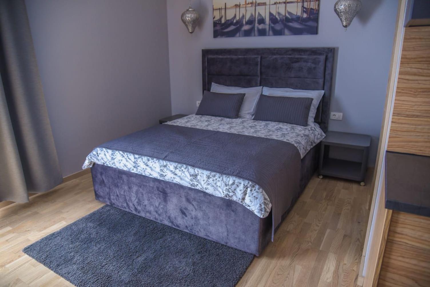 Studio Apartment photo 1