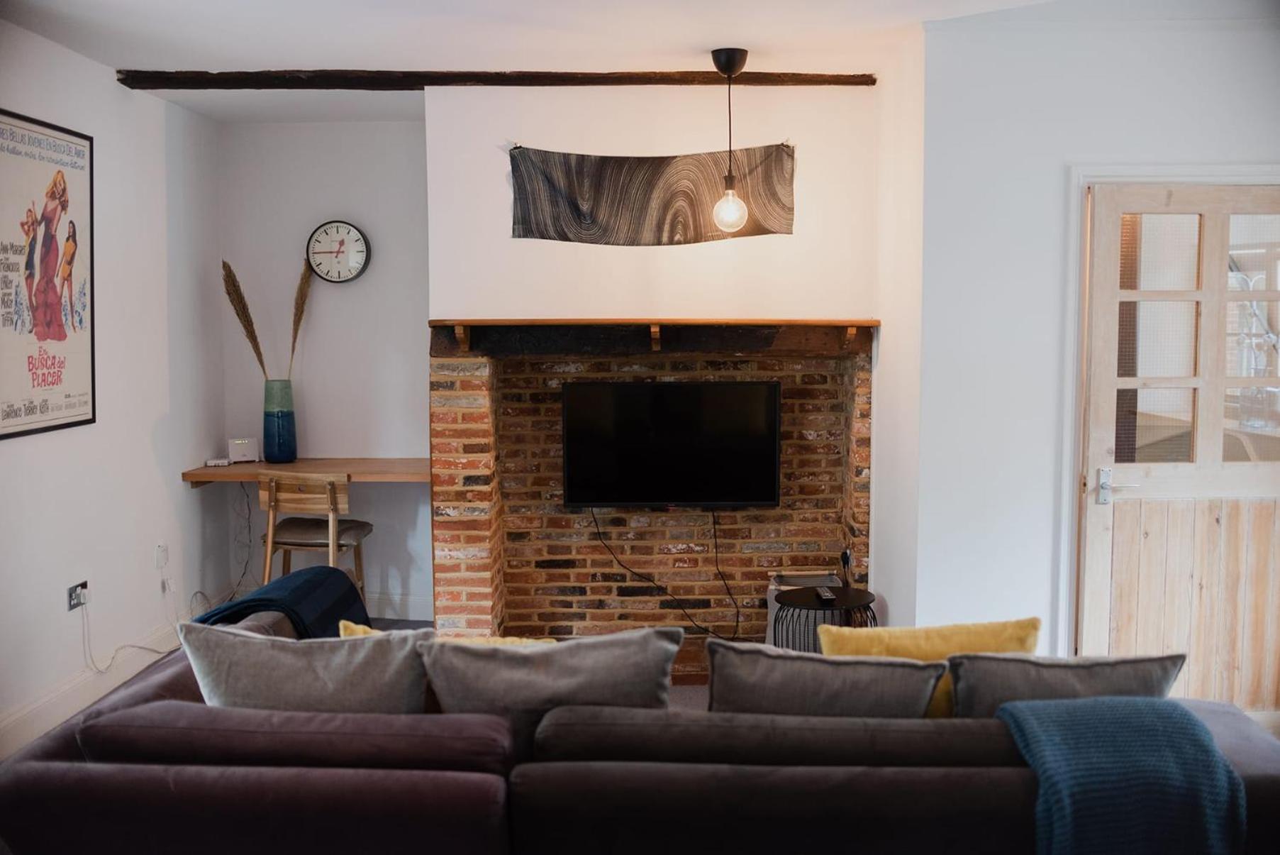Apartment photo 3