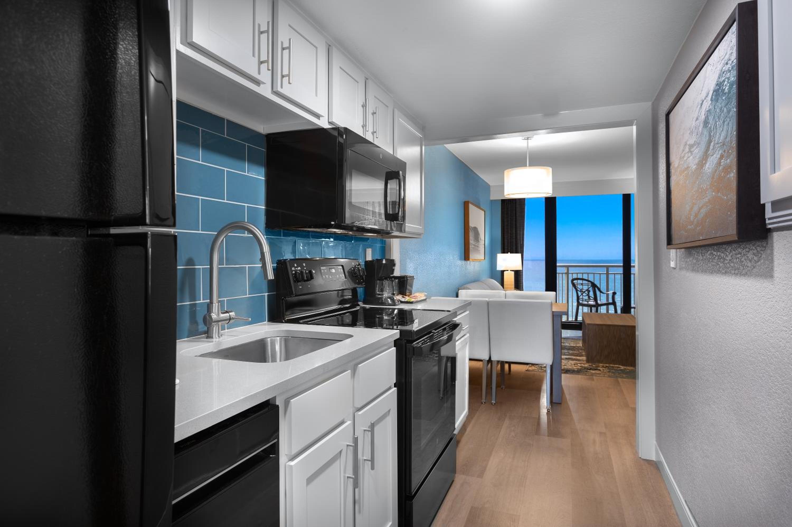 Sailfish Oceanfront Deluxe One Bedroom Suite - Photo 3