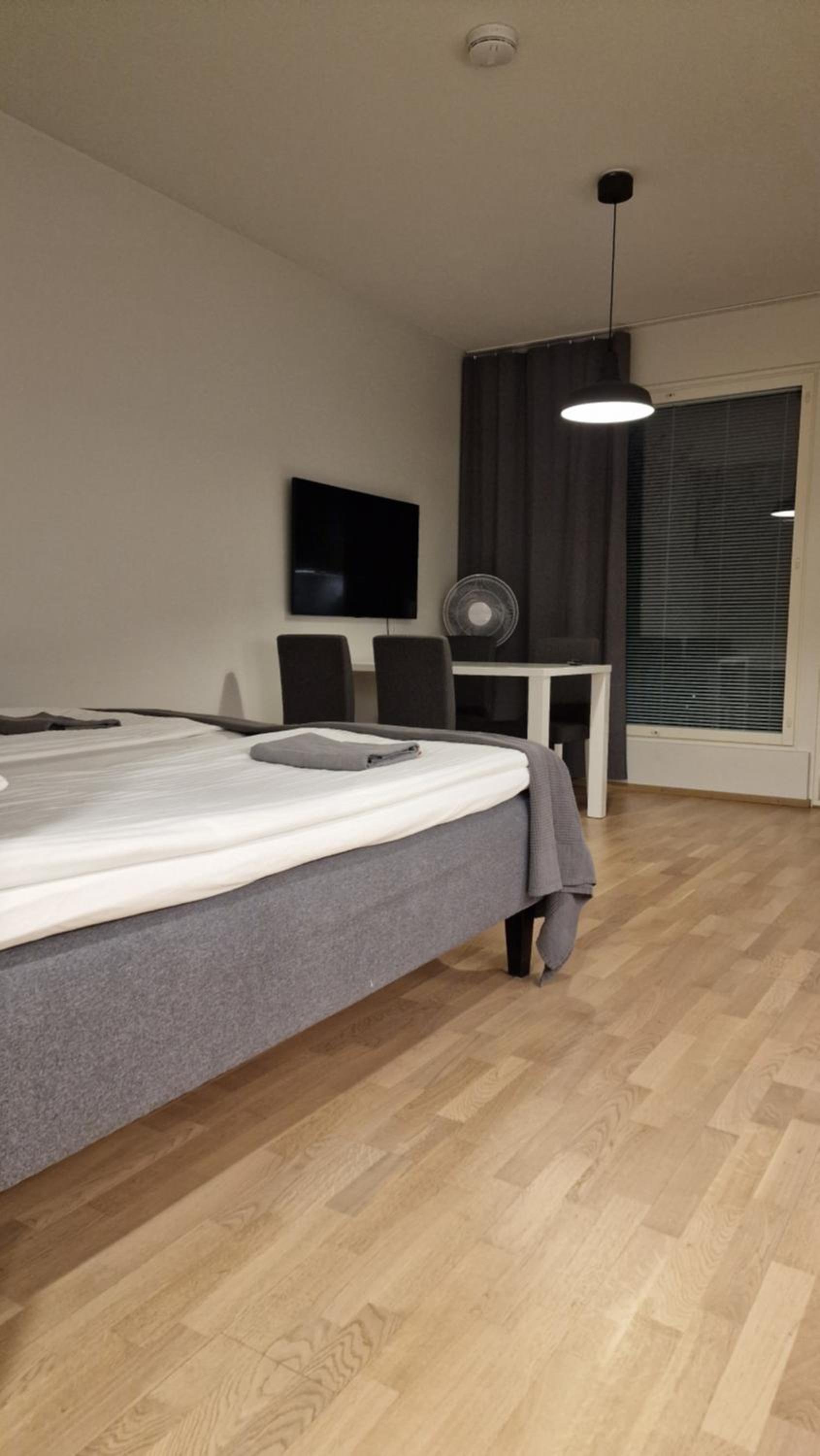 One-Bedroom Apartment photo 1