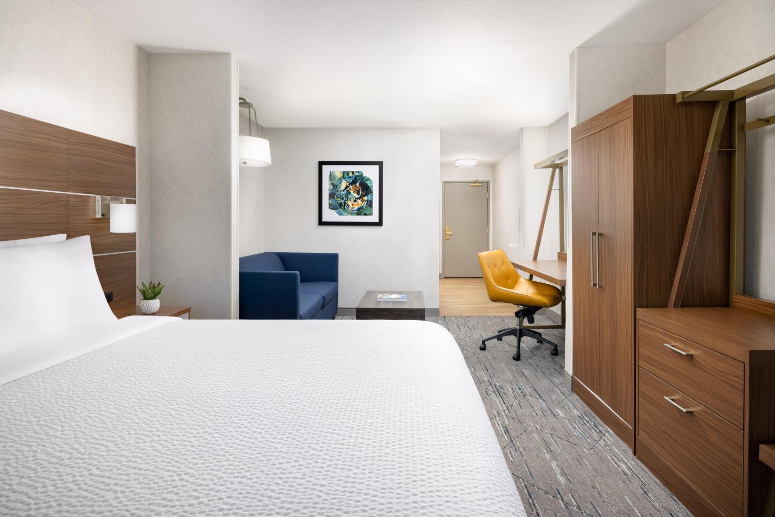 King Suite - Photo 2