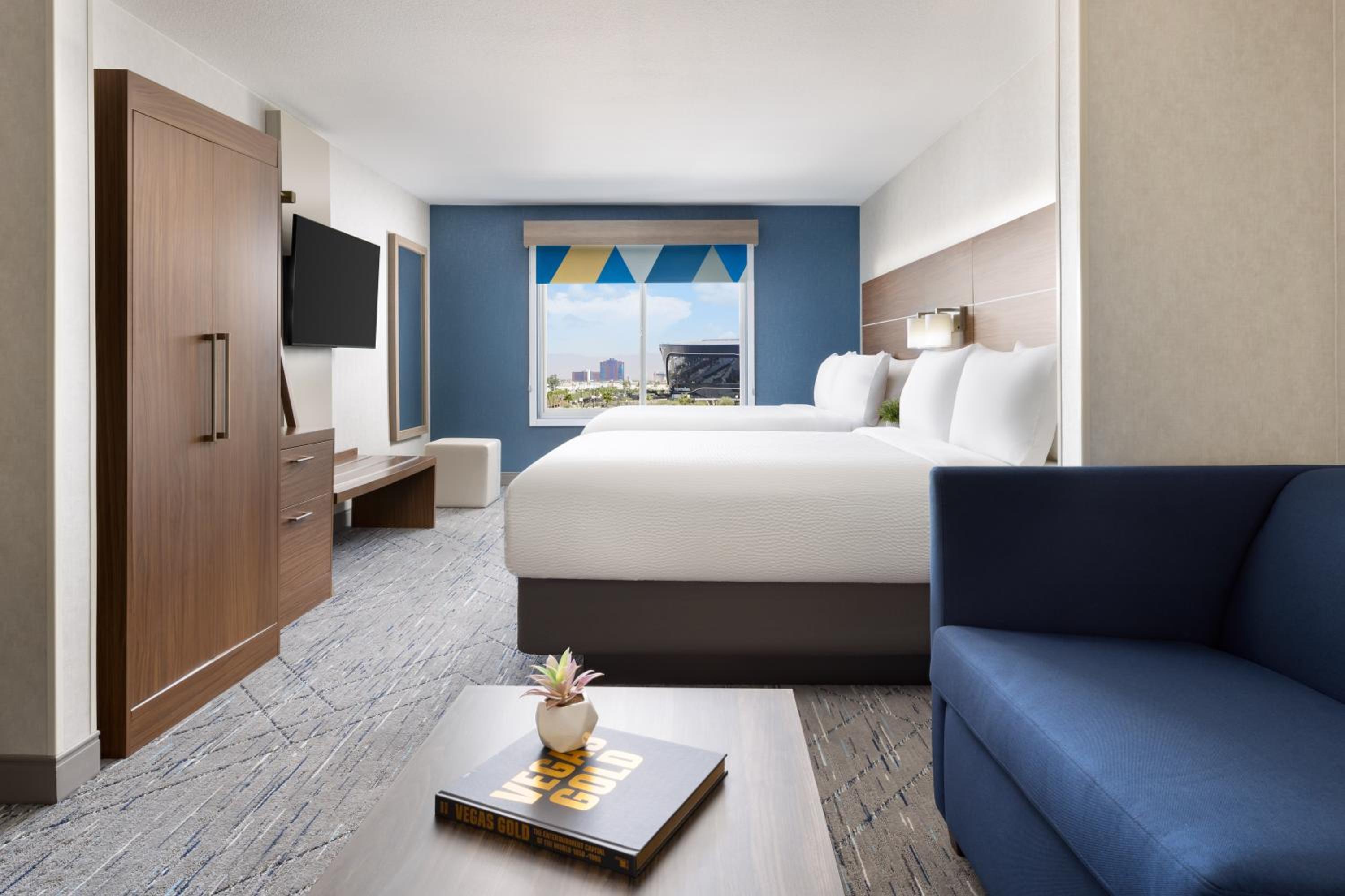 Queen Suite with Two Queen Beds - Photo 1