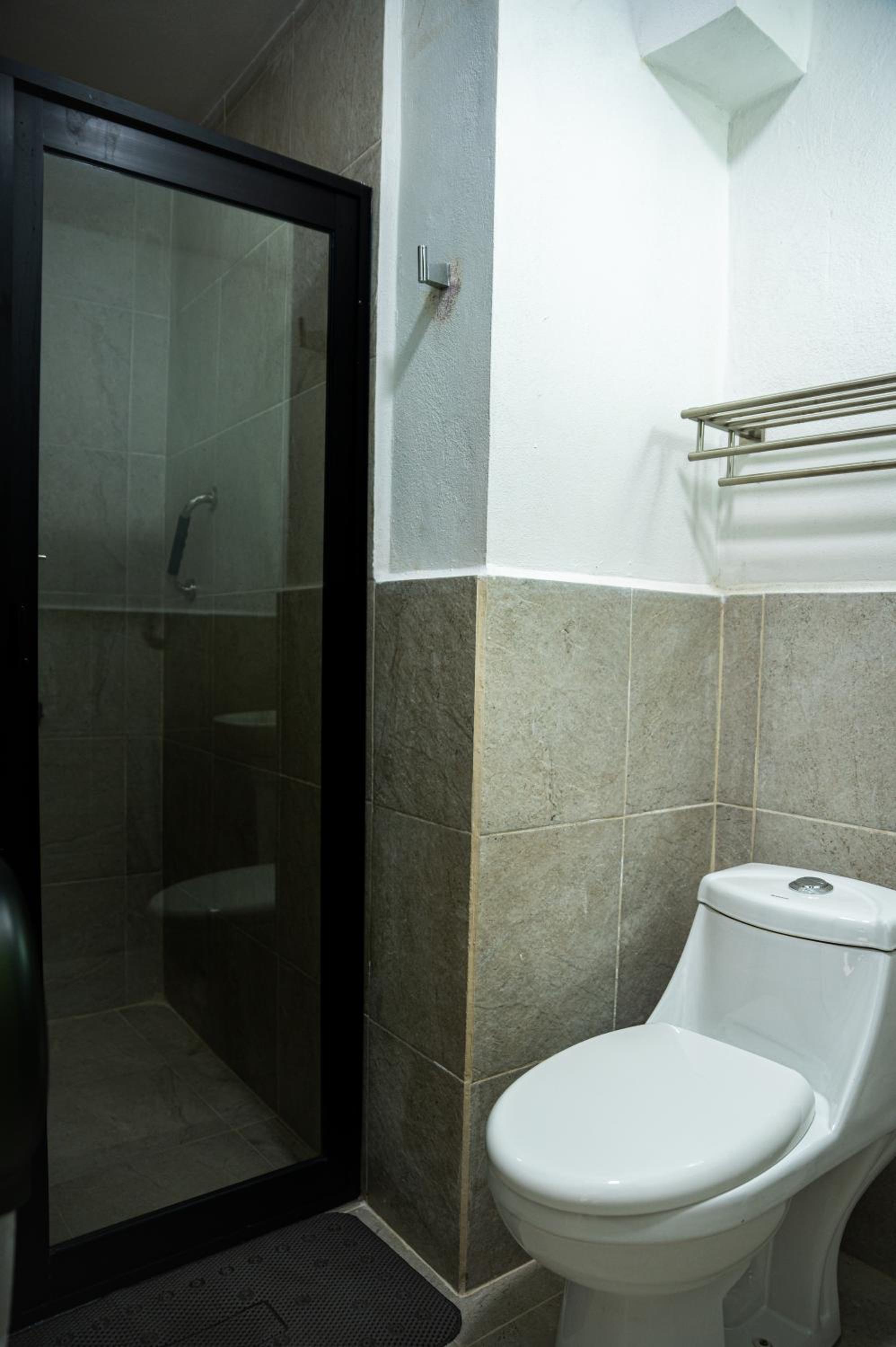 Two-Bedroom Bungalow - Photo 2