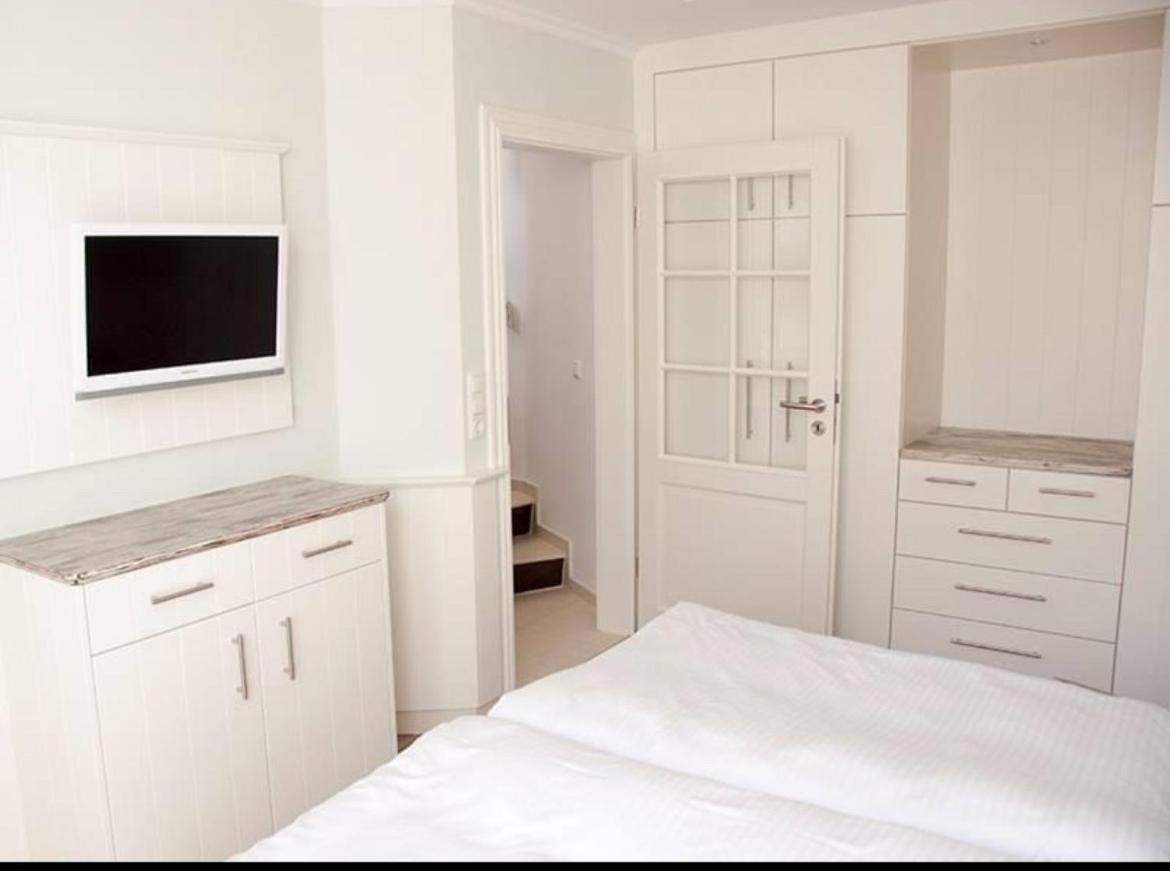 Suite 14 photo 3