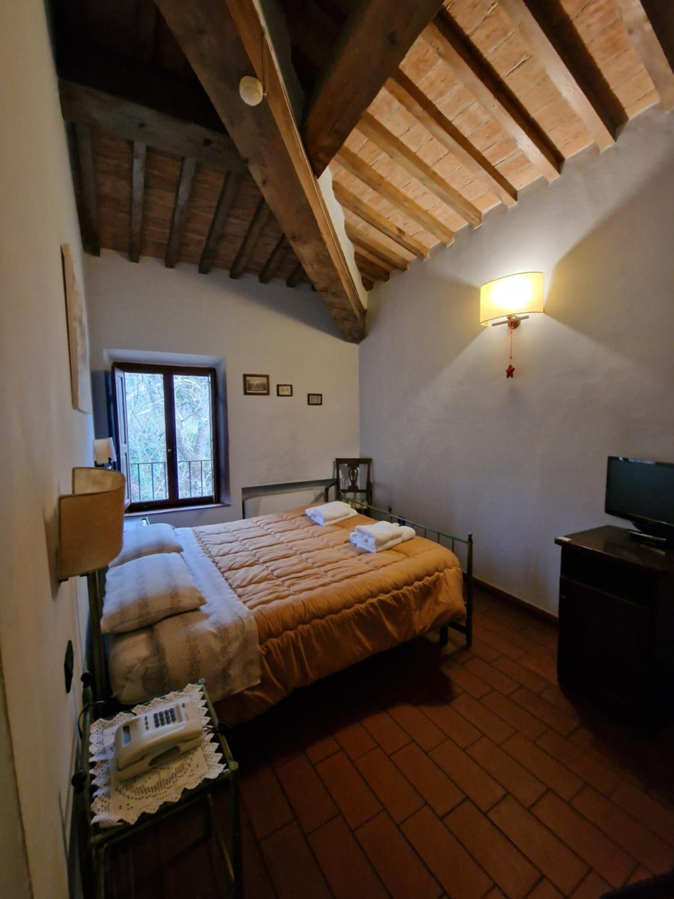 Classic Double Room - Photo 11