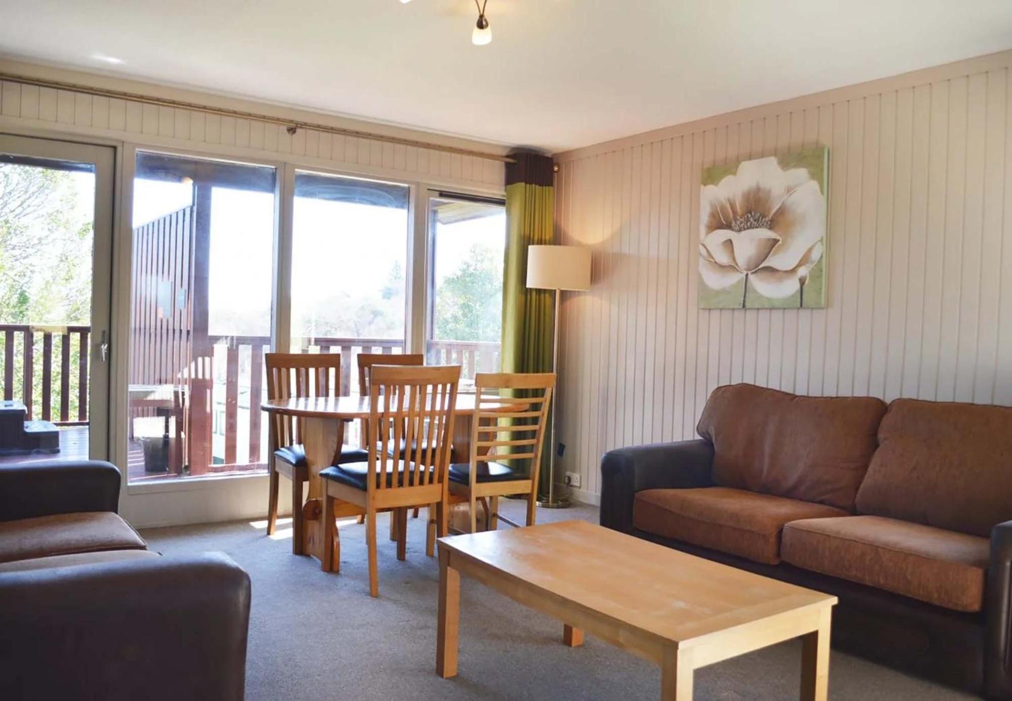 Pet Friendly Classic Hot Tub Lodge 2 Bedroom photo 3