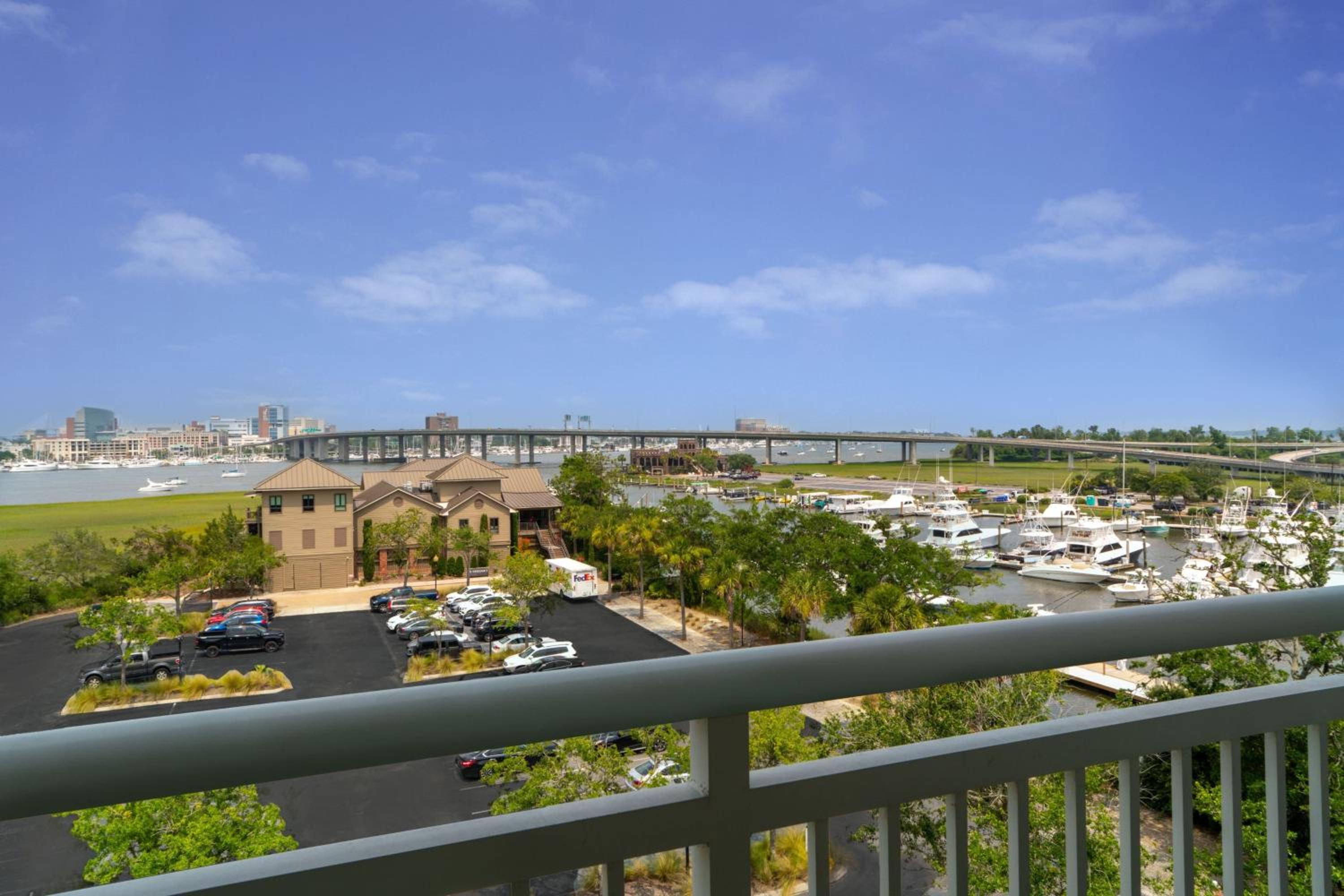 Studio, 1 King, Sofa bed, Water view, Balcony thumbnail 5