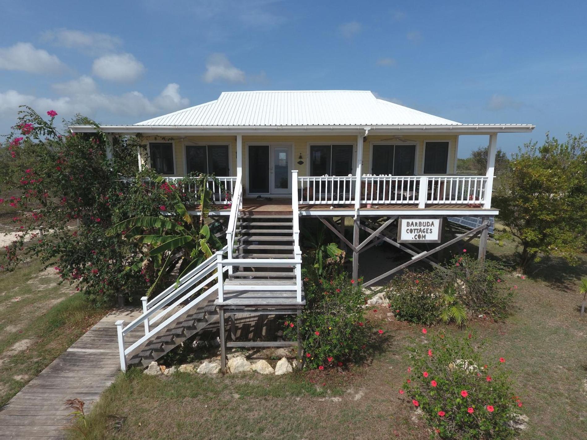 Three-Bedroom Villa photo 1