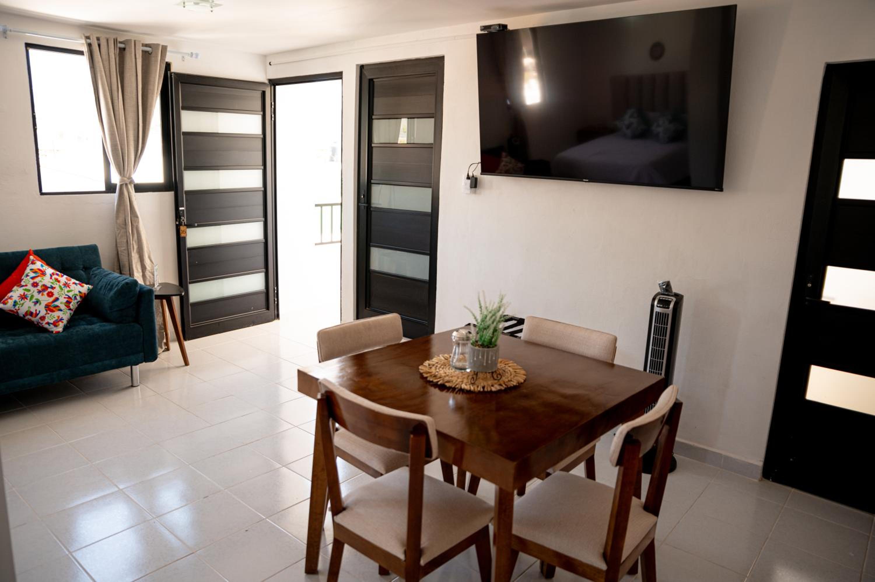 Superior Bungalow - Photo 11