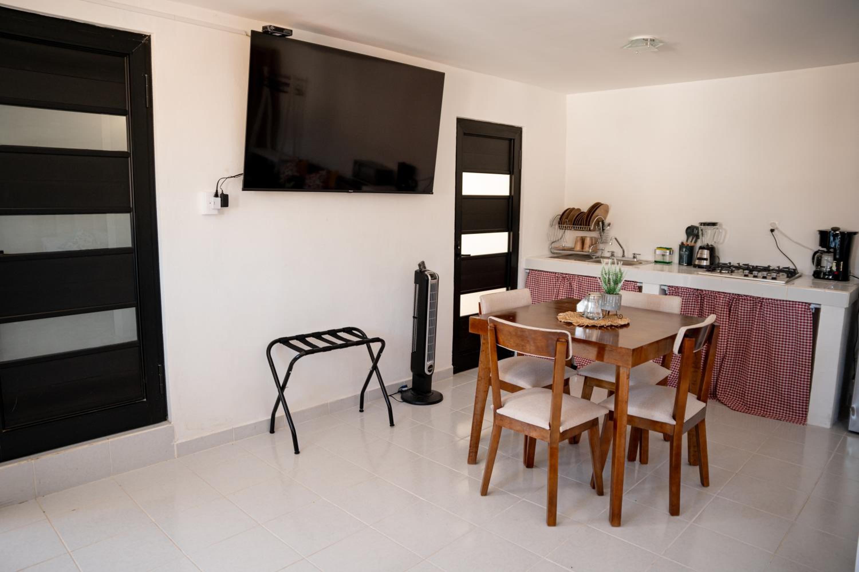 Superior Bungalow - Photo 10