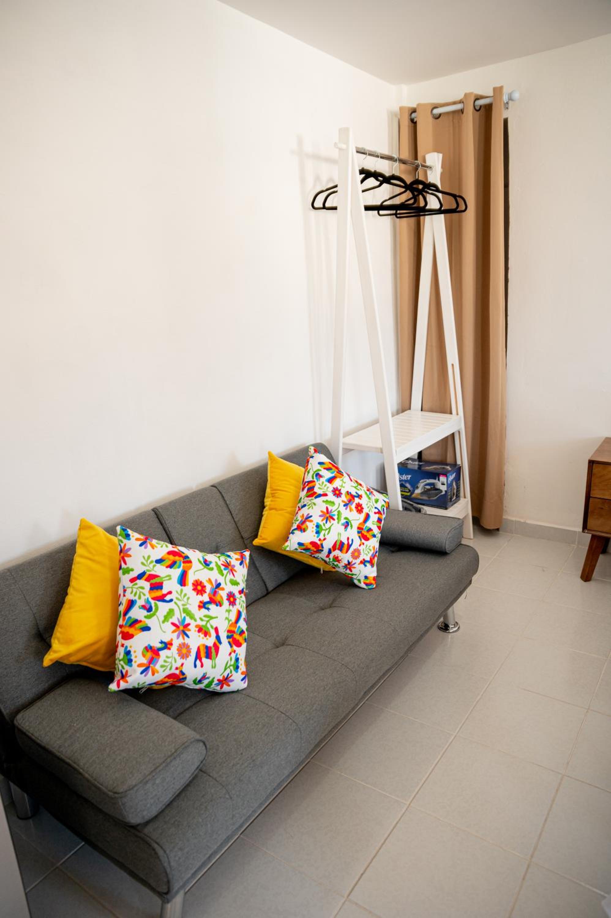 Superior Bungalow - Photo 3