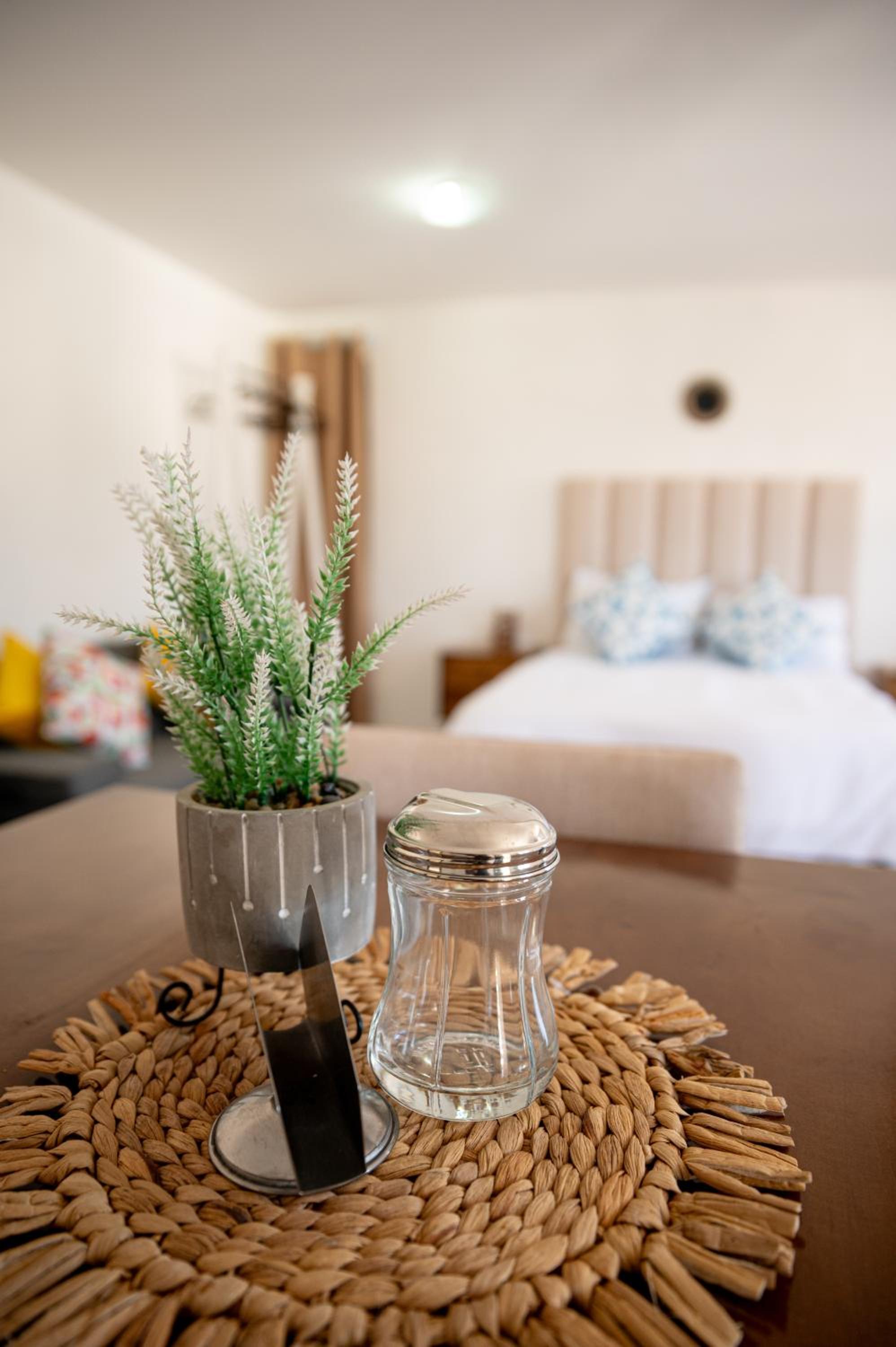 Superior Bungalow - Photo 5