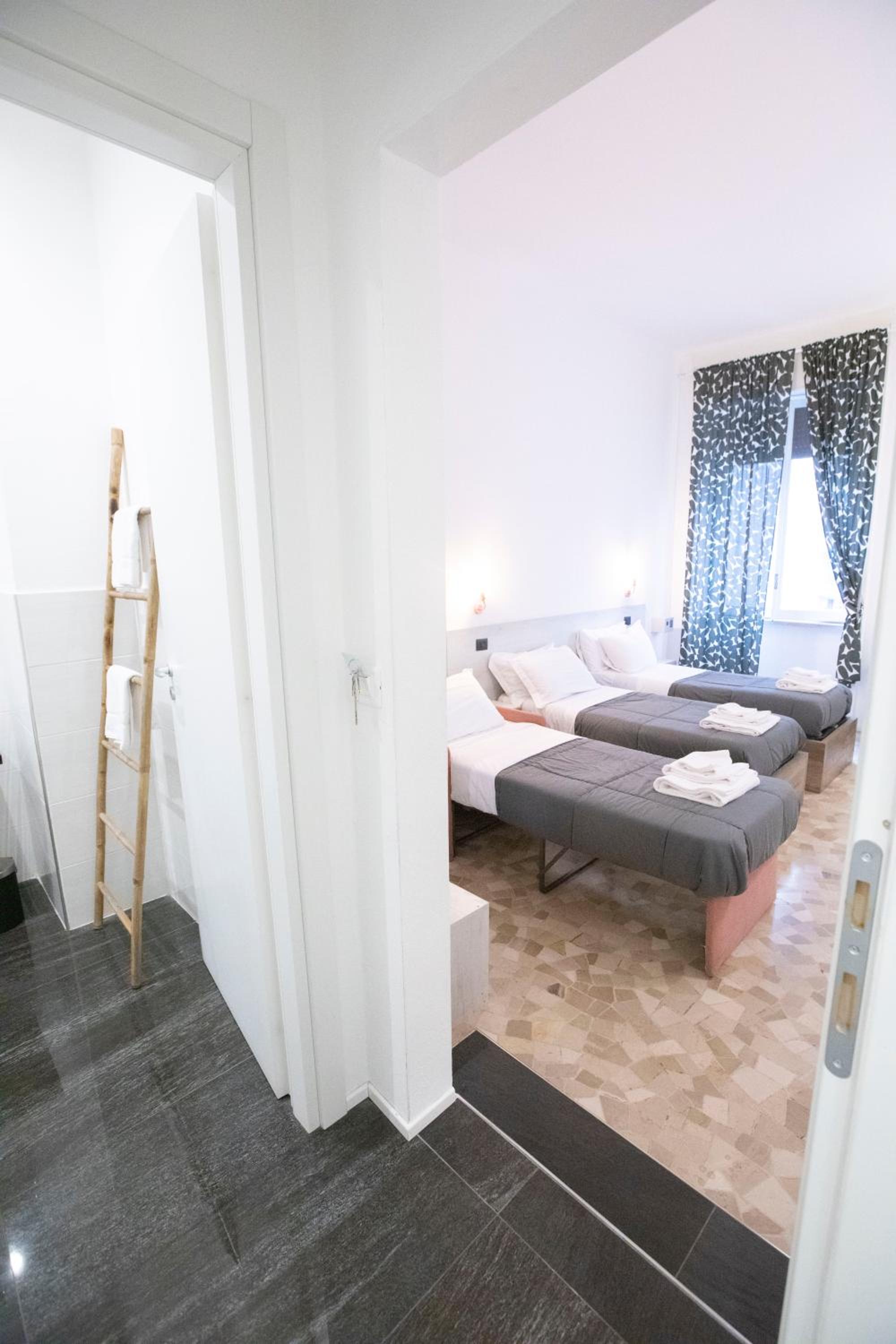 Deluxe Double or Twin Room with City View