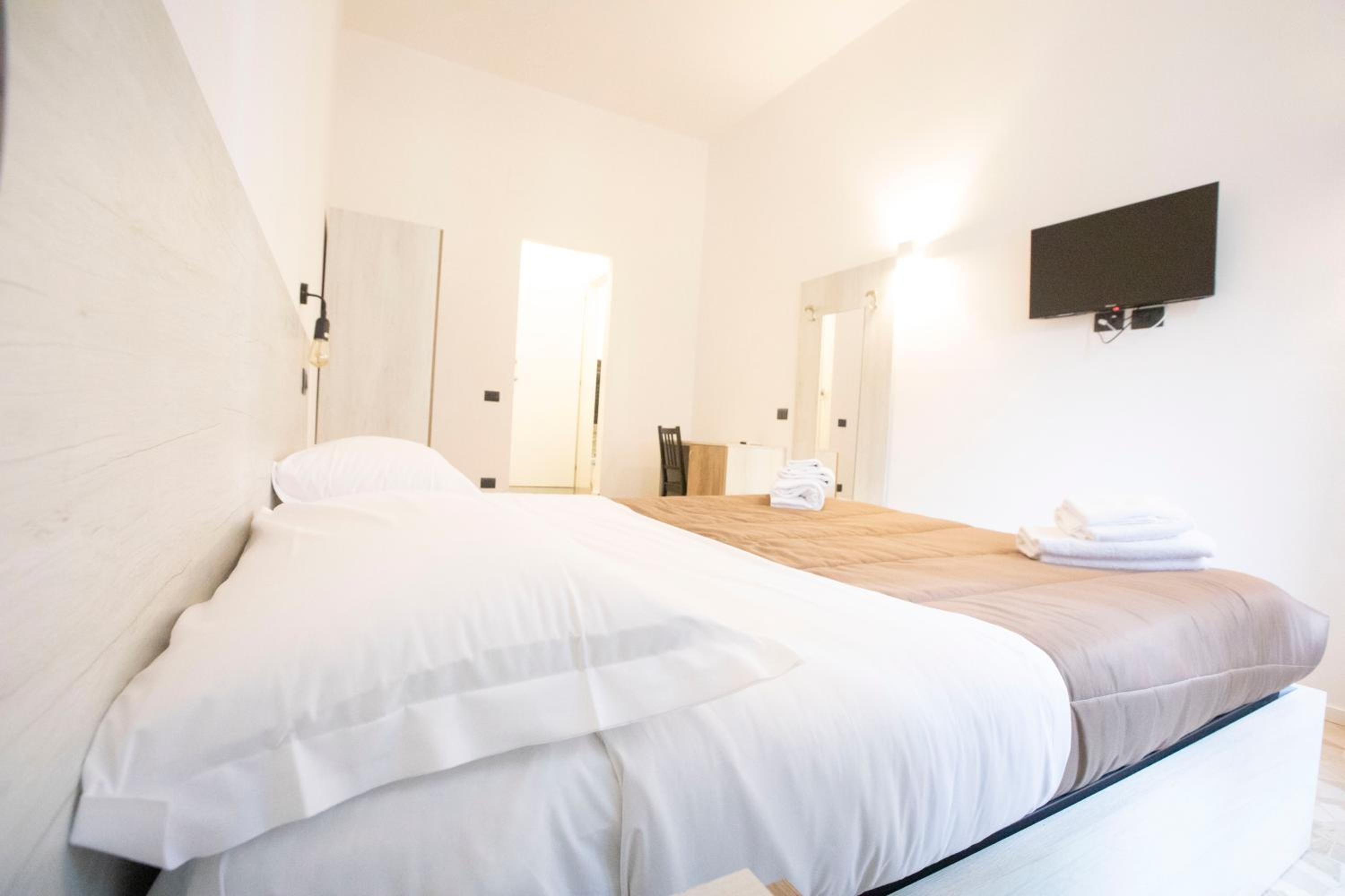 Deluxe Double or Twin Room with City View