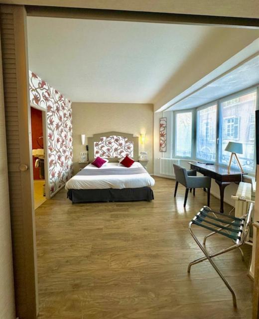 One Bedroom King Suite - Photo 1