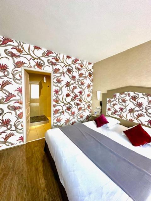 One Bedroom King Suite - Photo 2