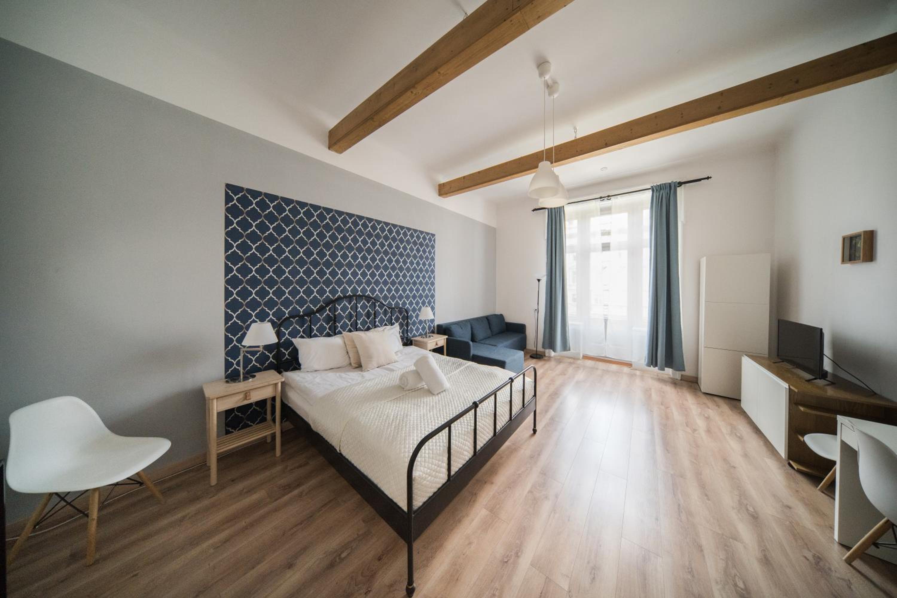 Double Room with Private External Bathroom and City View photo 2