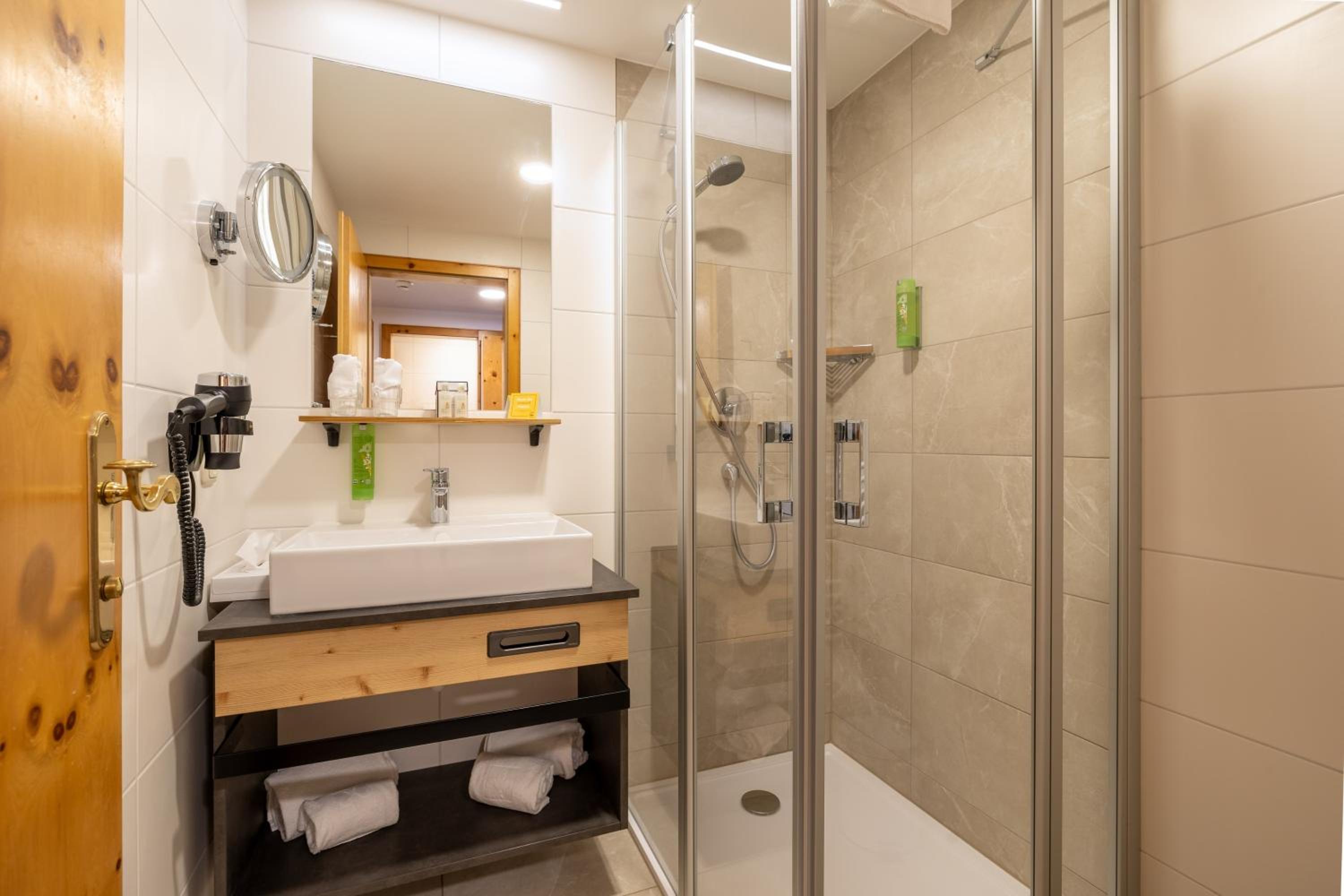 Deluxe Triple Room - Photo 2