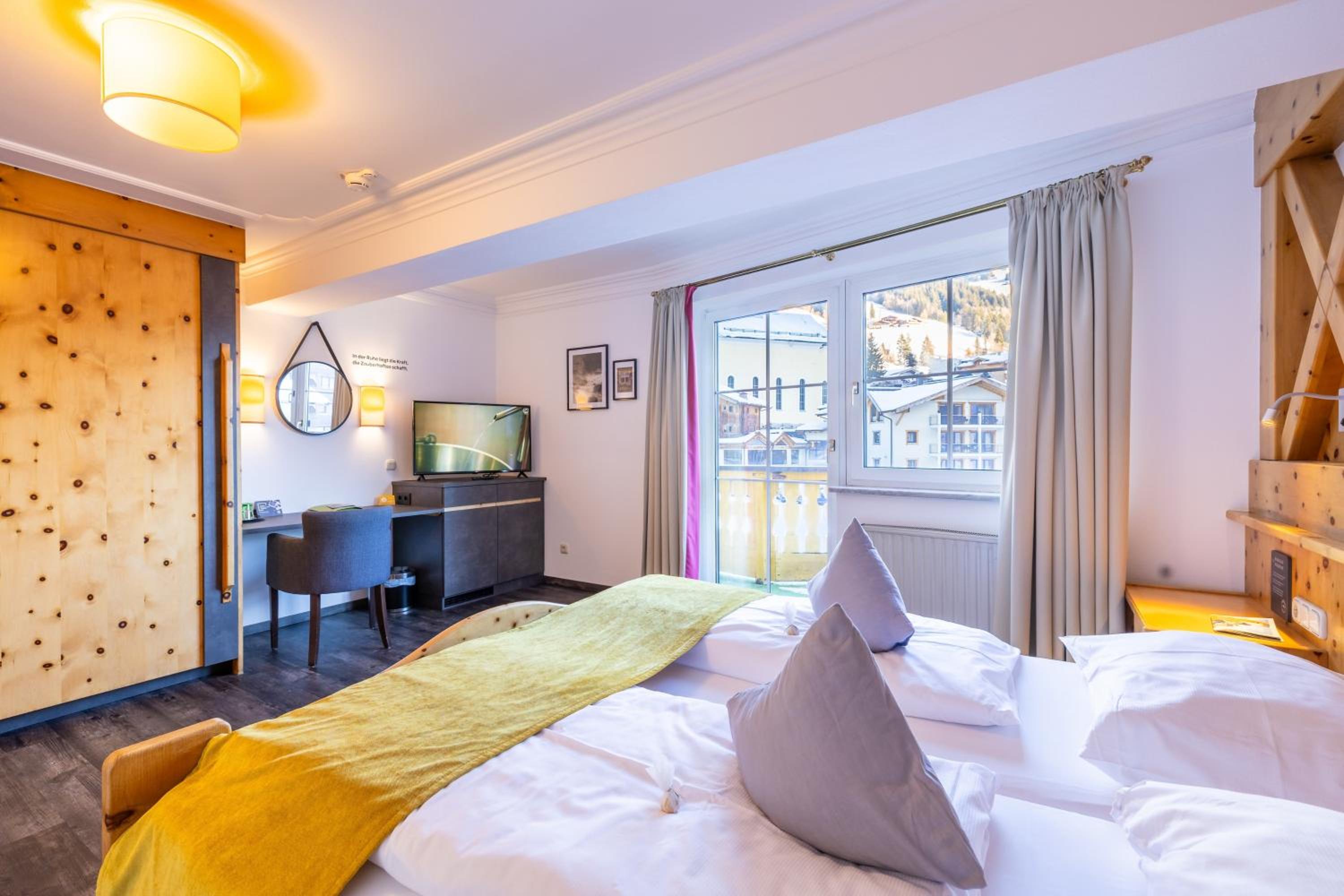 Deluxe Double Room - Photo 1