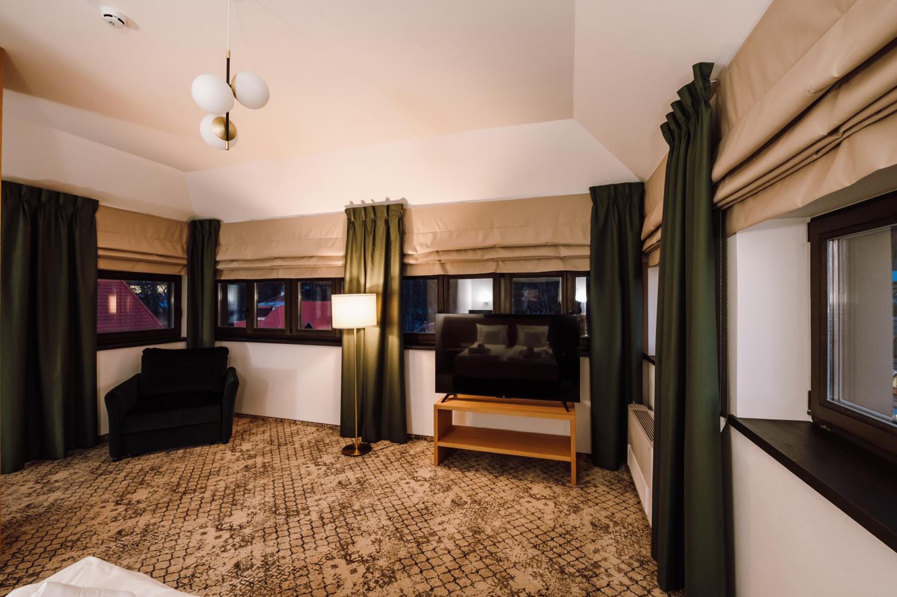 Deluxe Family Suite