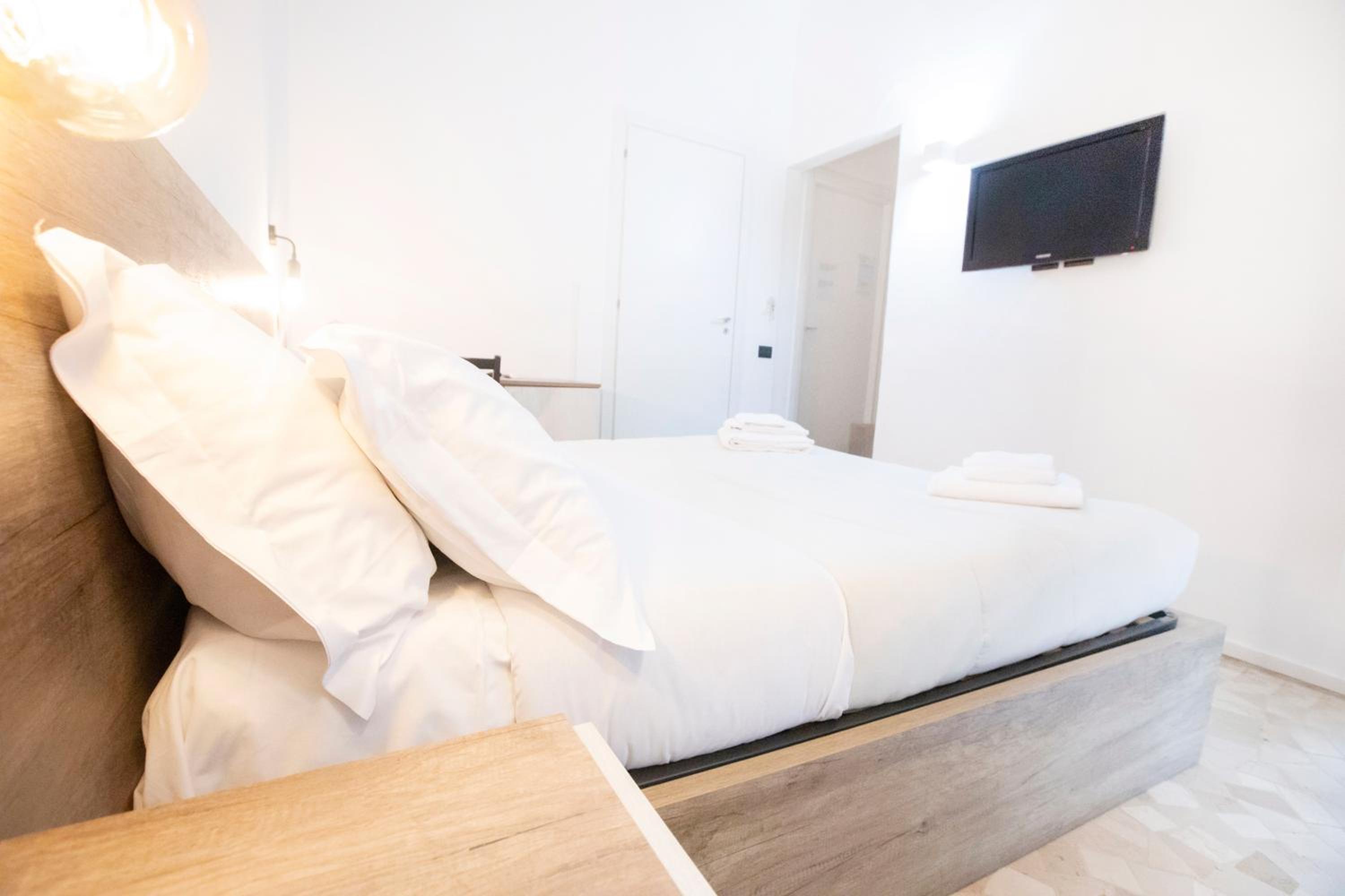 Deluxe Double or Twin Room with City View