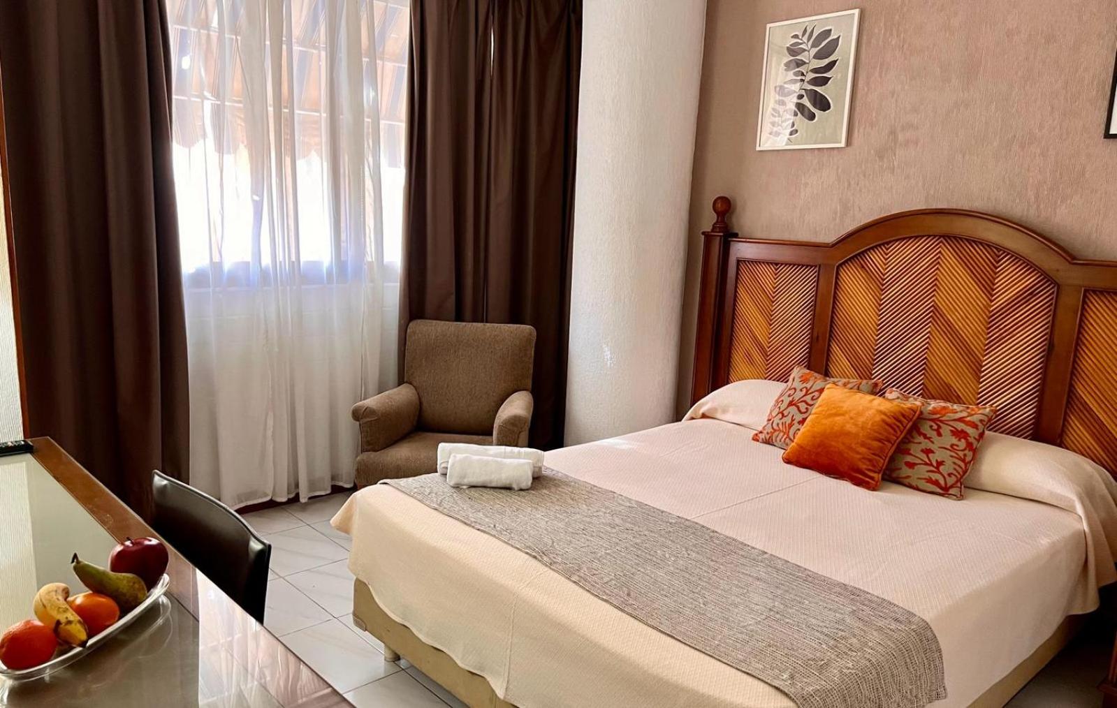Double Room - Photo 9