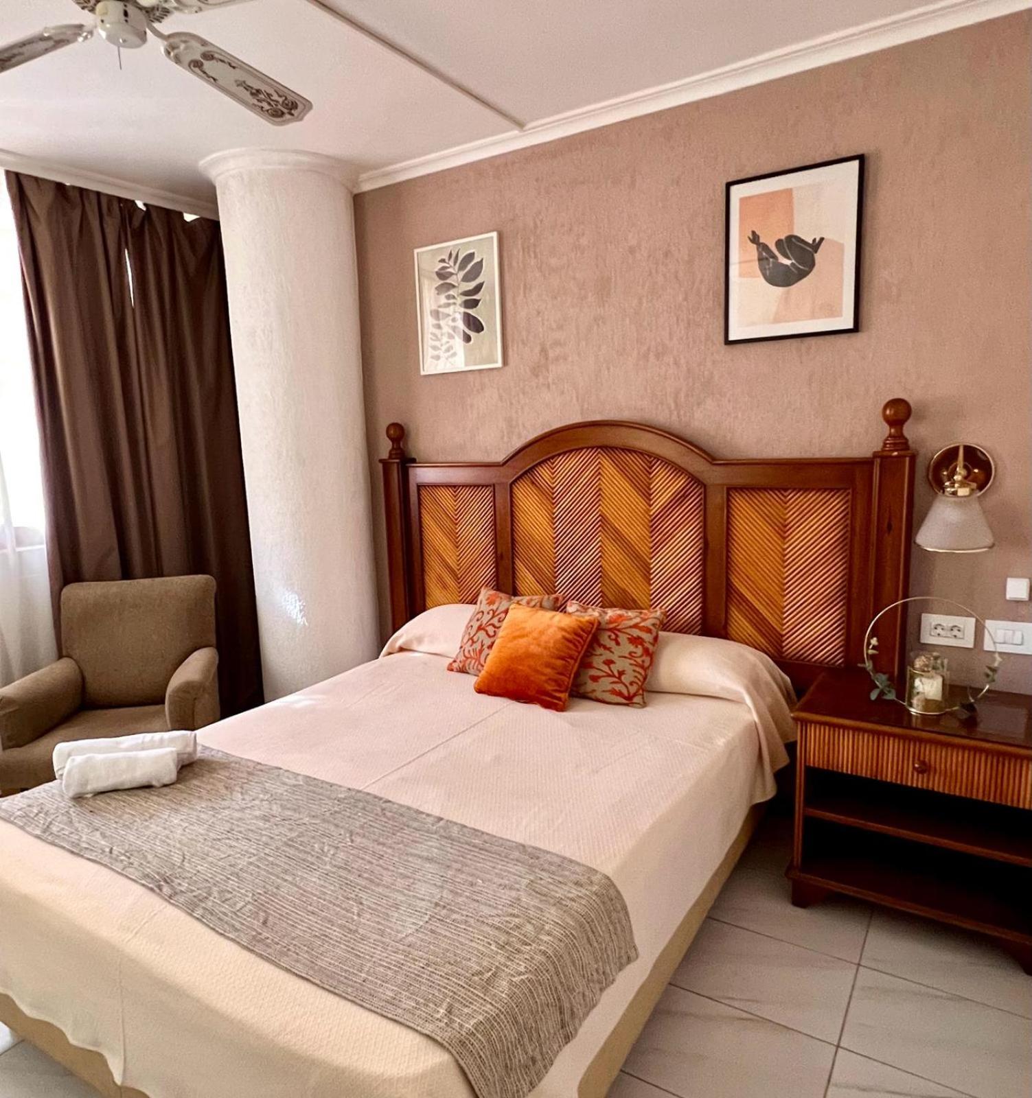 Double Room - Photo 7
