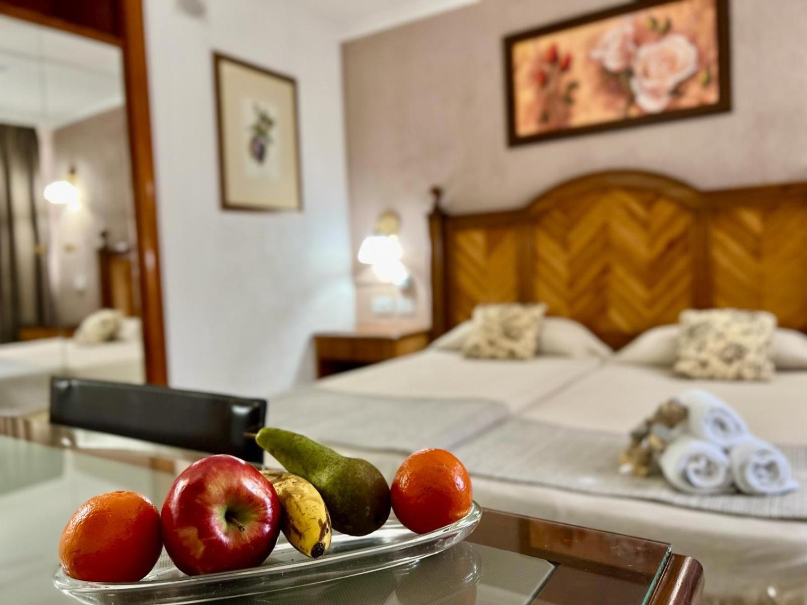 Twin Room - Photo 2