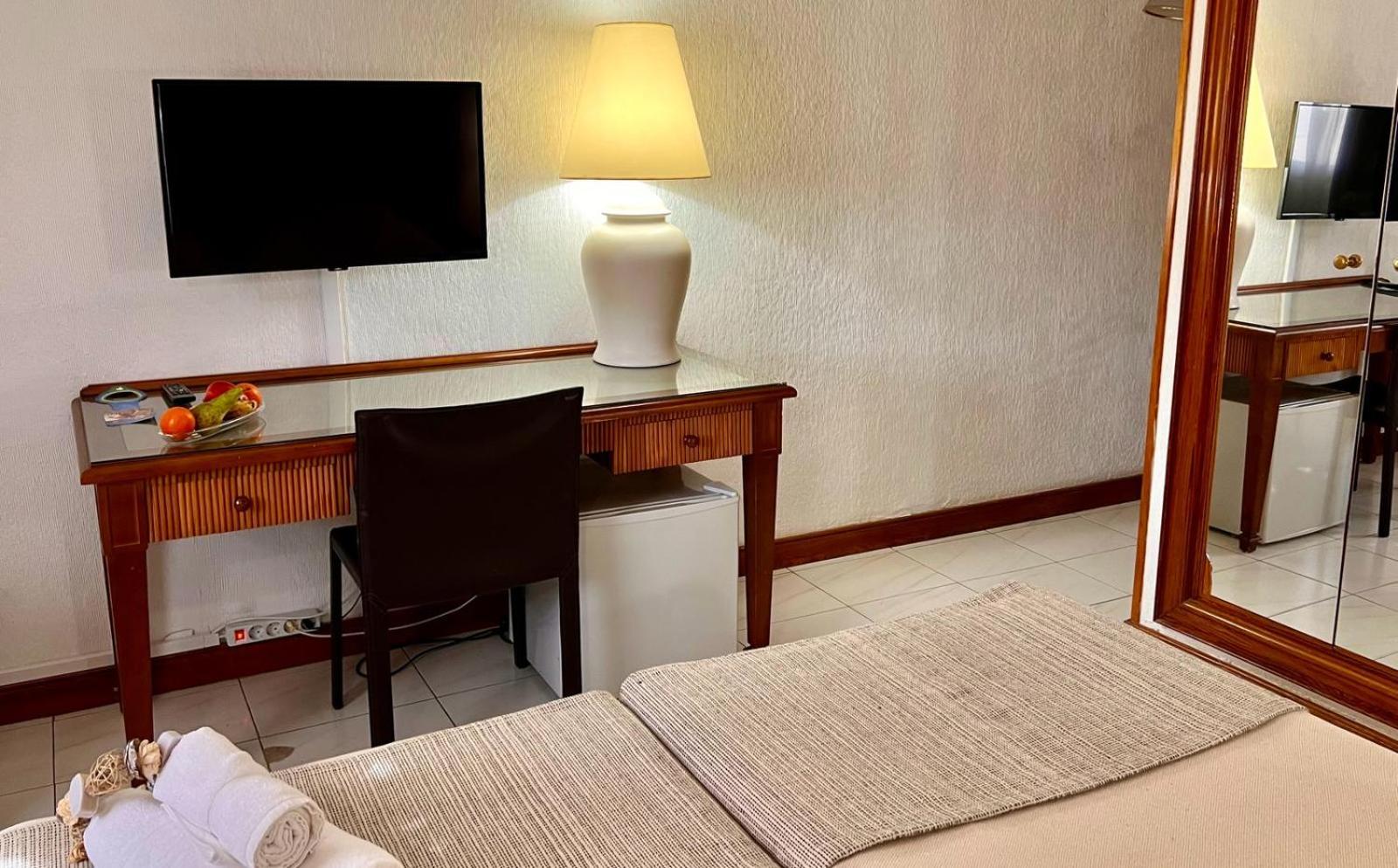 Twin Room - Photo 3