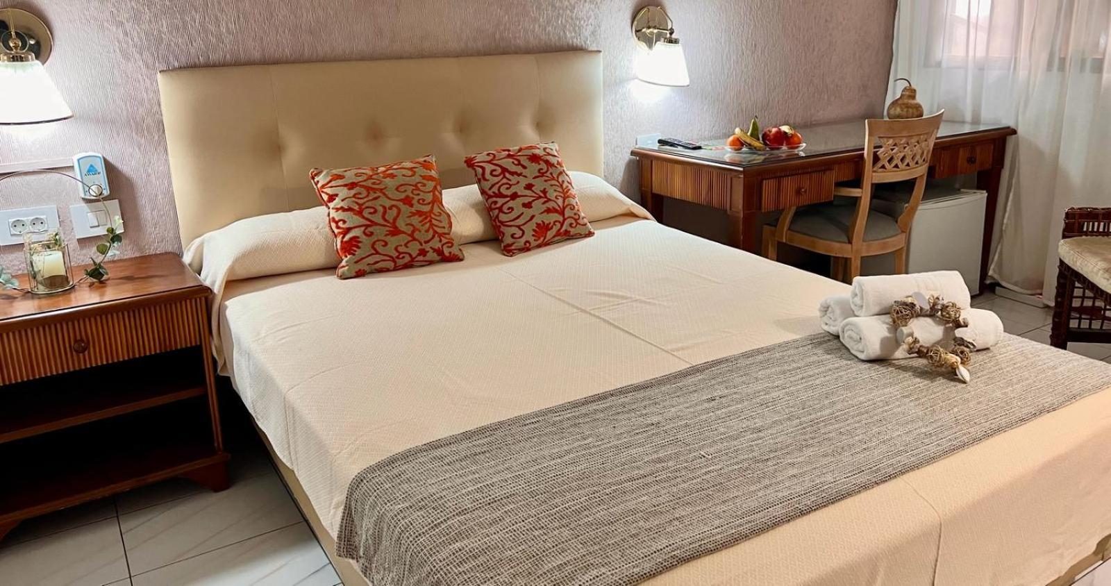 Double Room - Photo 4