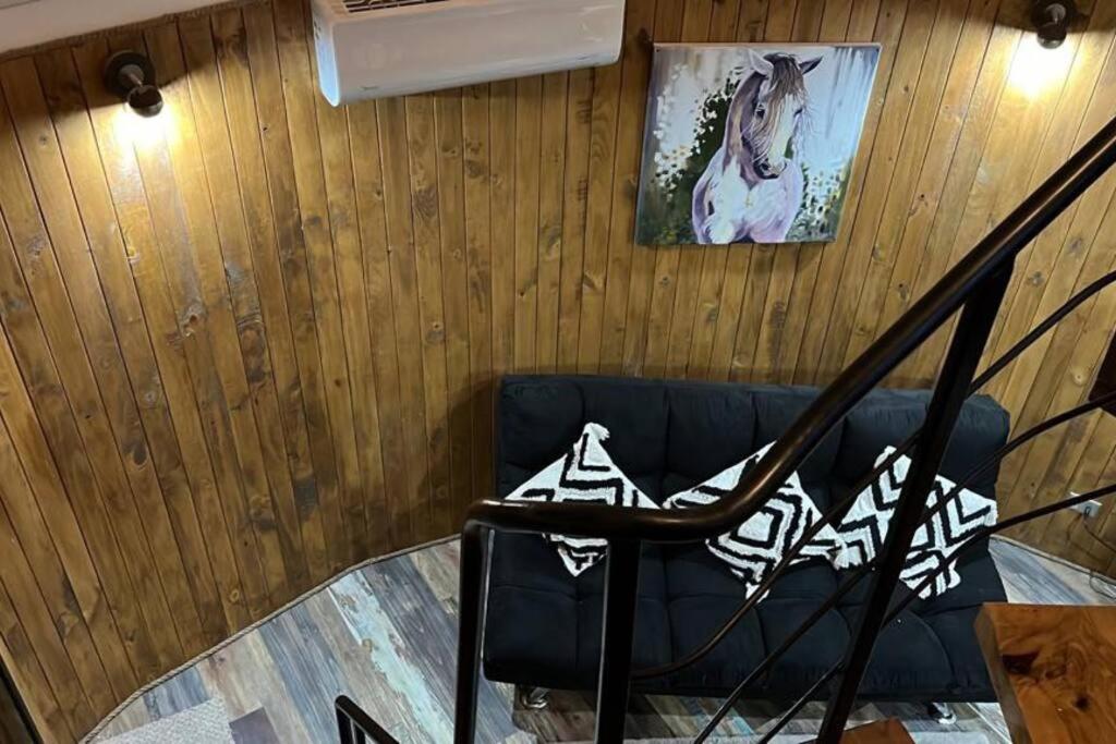 One-Bedroom House photo 2