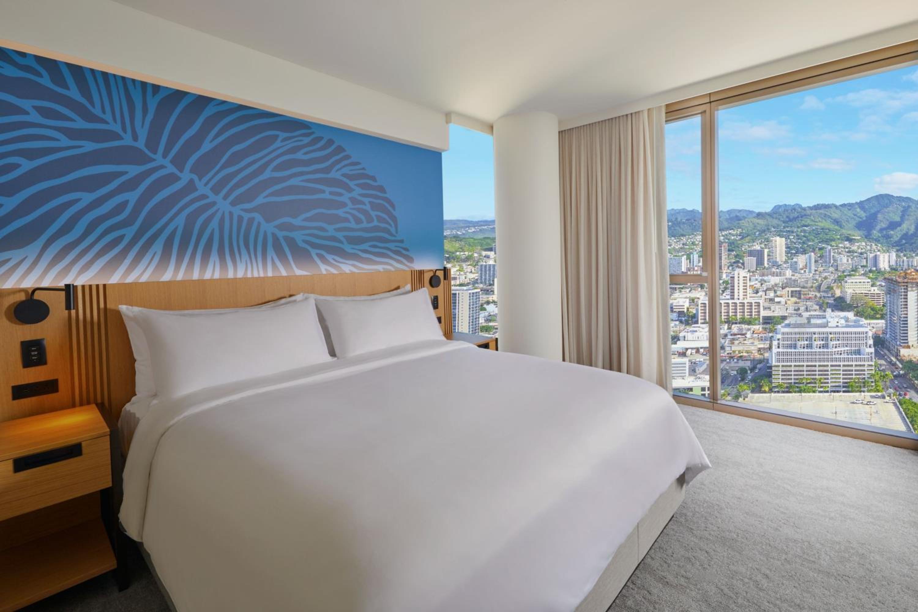 One-Bedroom Residential King Suite with Sofa Bed and Mountain View