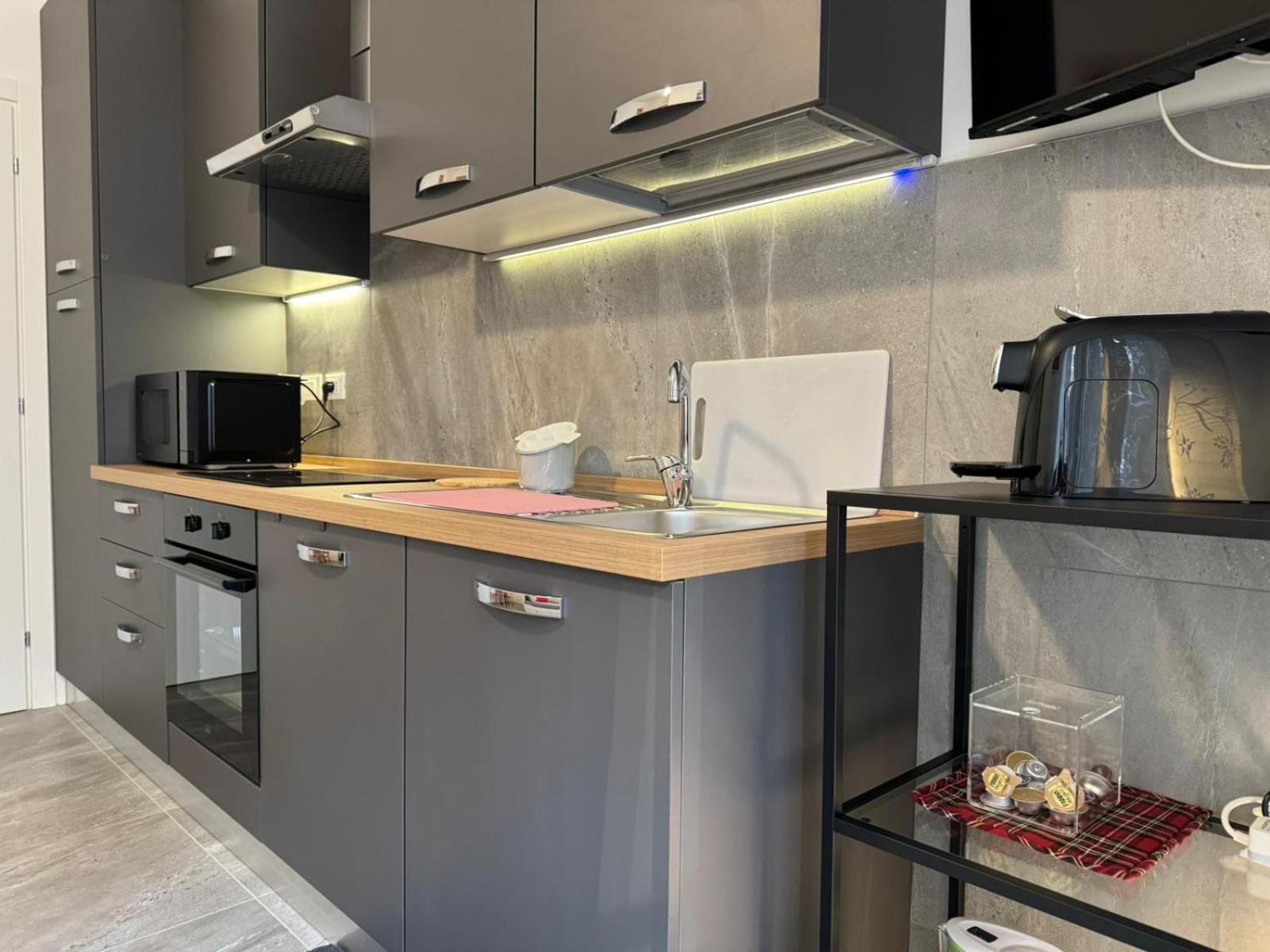 One-Bedroom Apartment - Photo 13