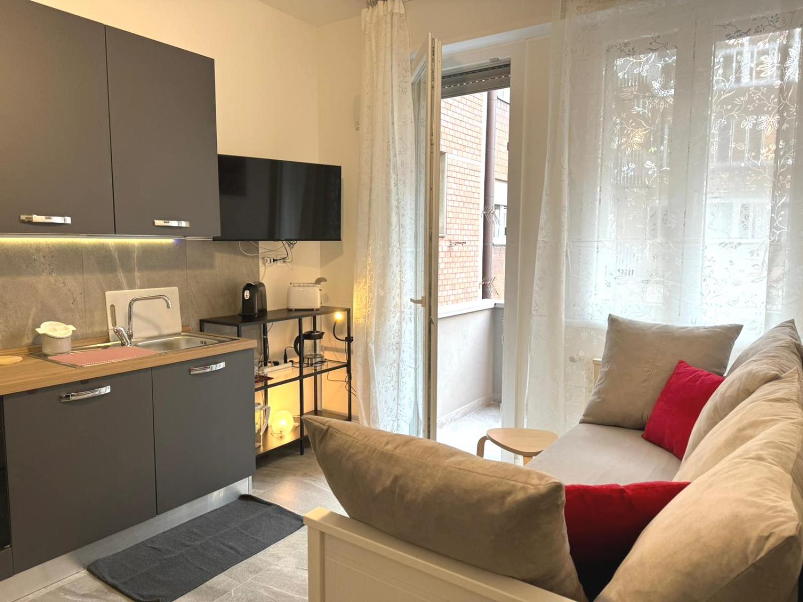One-Bedroom Apartment - Photo 12