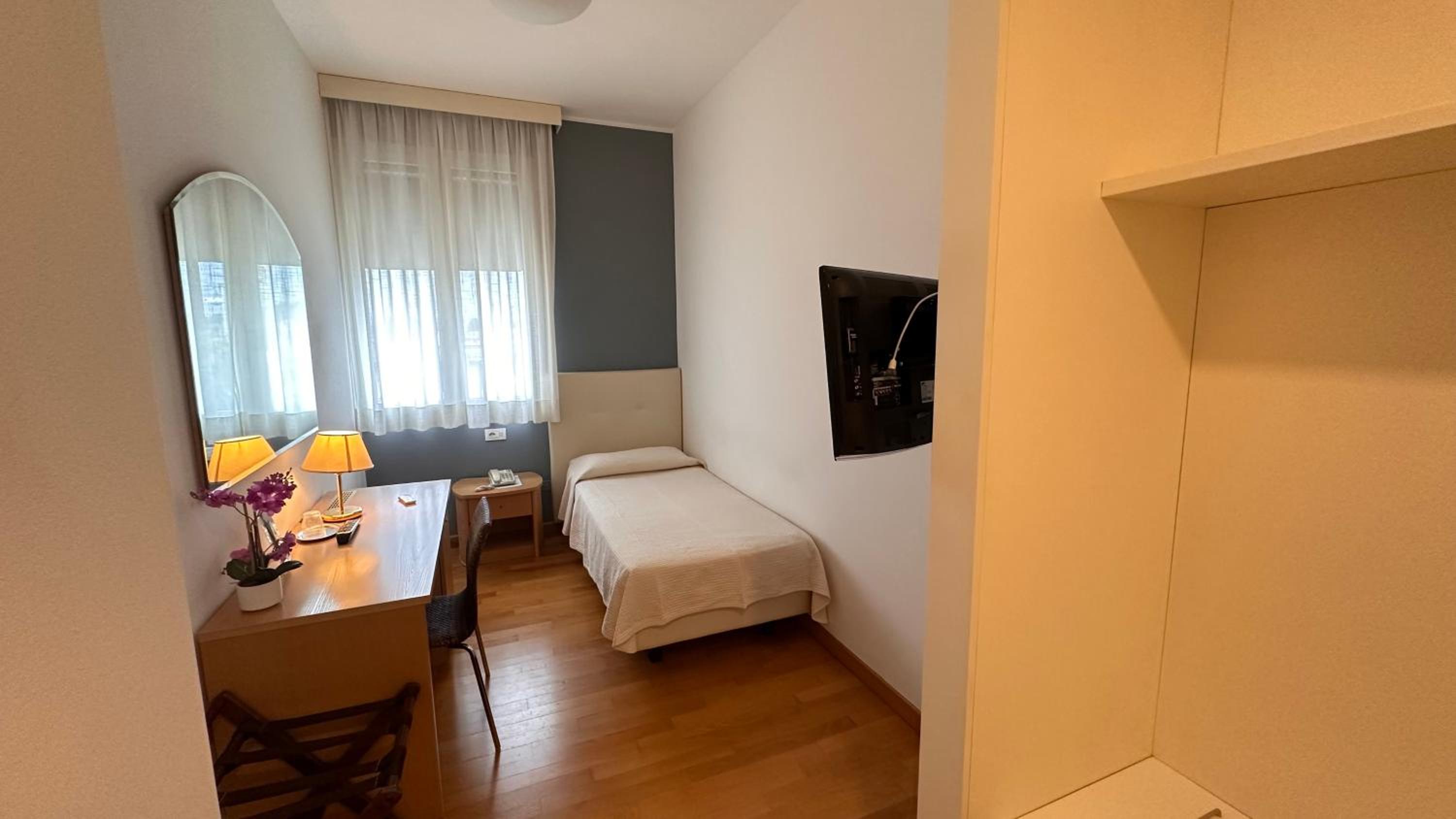 Comfort Single Room