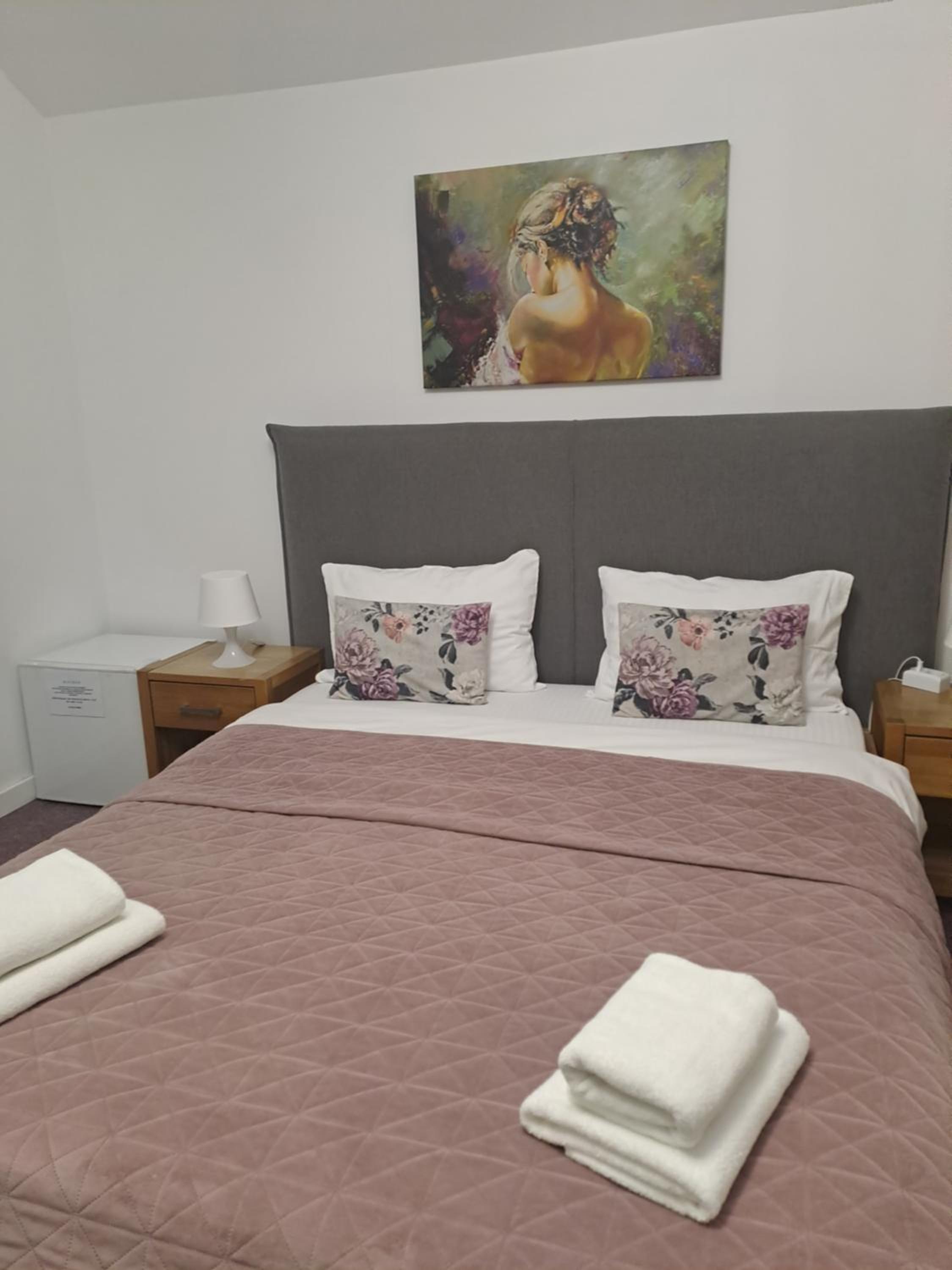 King Room with Balcony - Photo 2