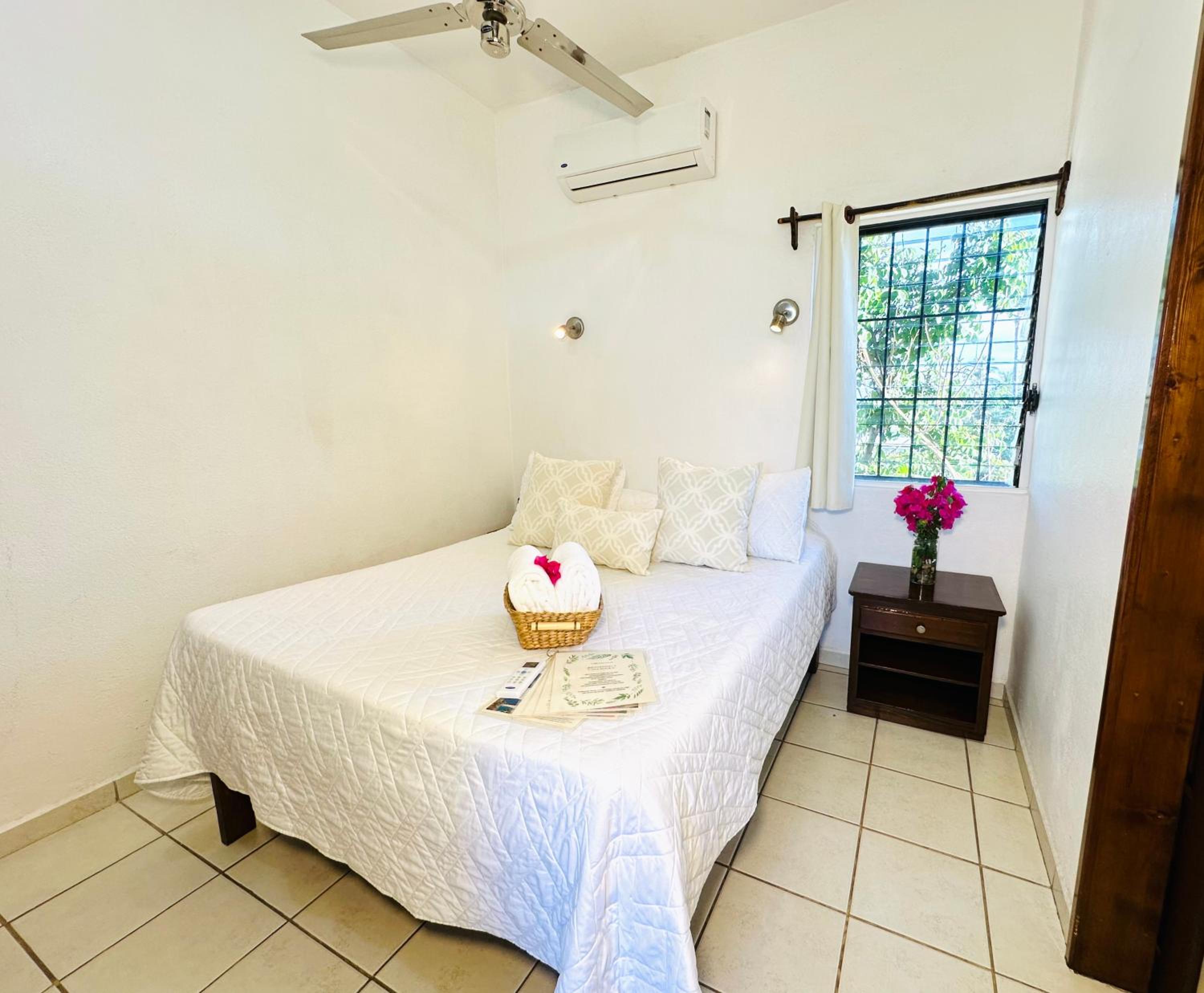 One-Bedroom Apartment - Photo 1