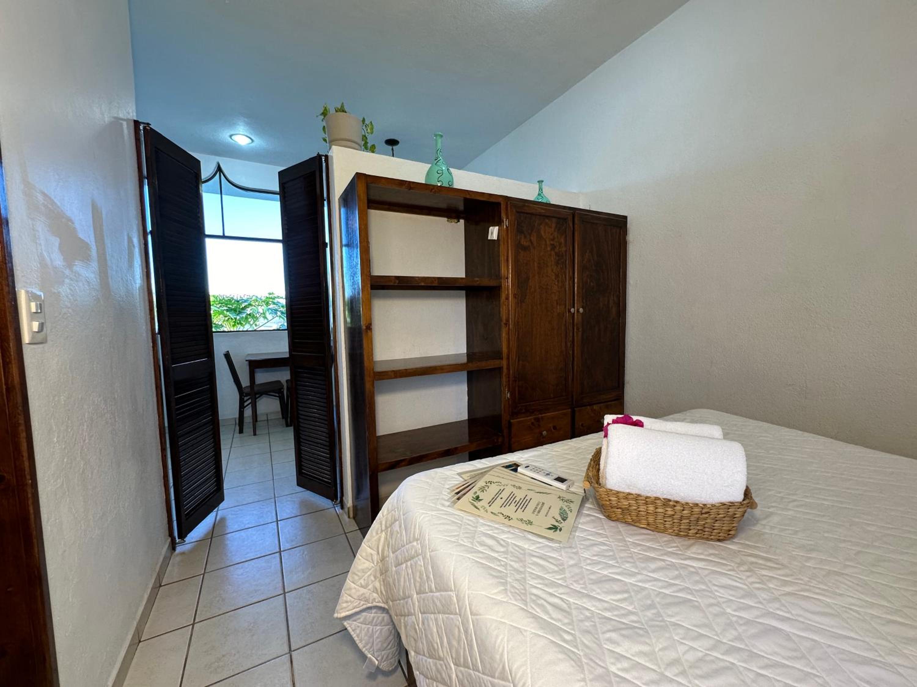 One-Bedroom Apartment - Photo 8