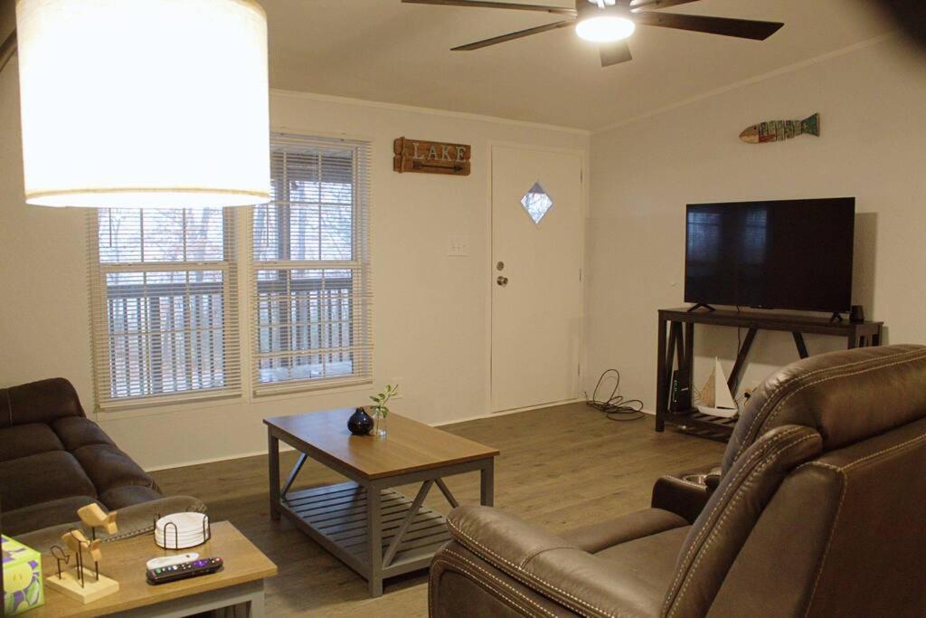 Three-Bedroom House photo 1