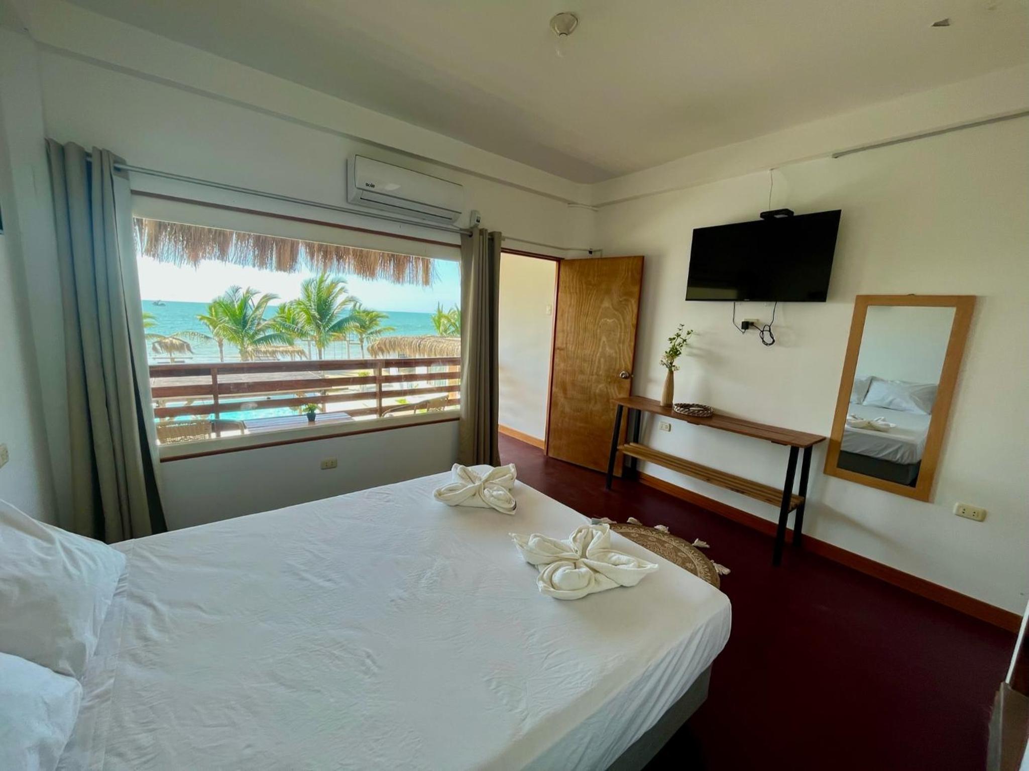 Double Room With Balcony And Sea View photo 2
