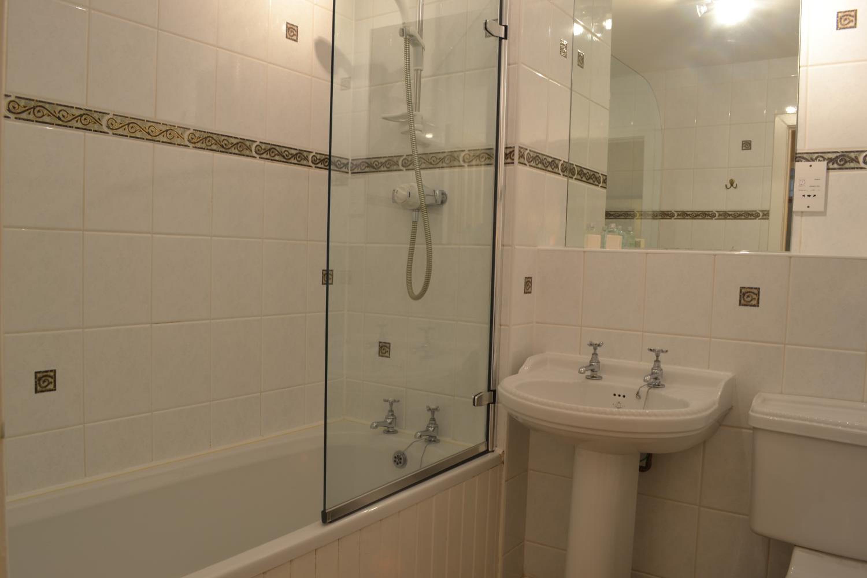 Three-Bedroom House photo 2