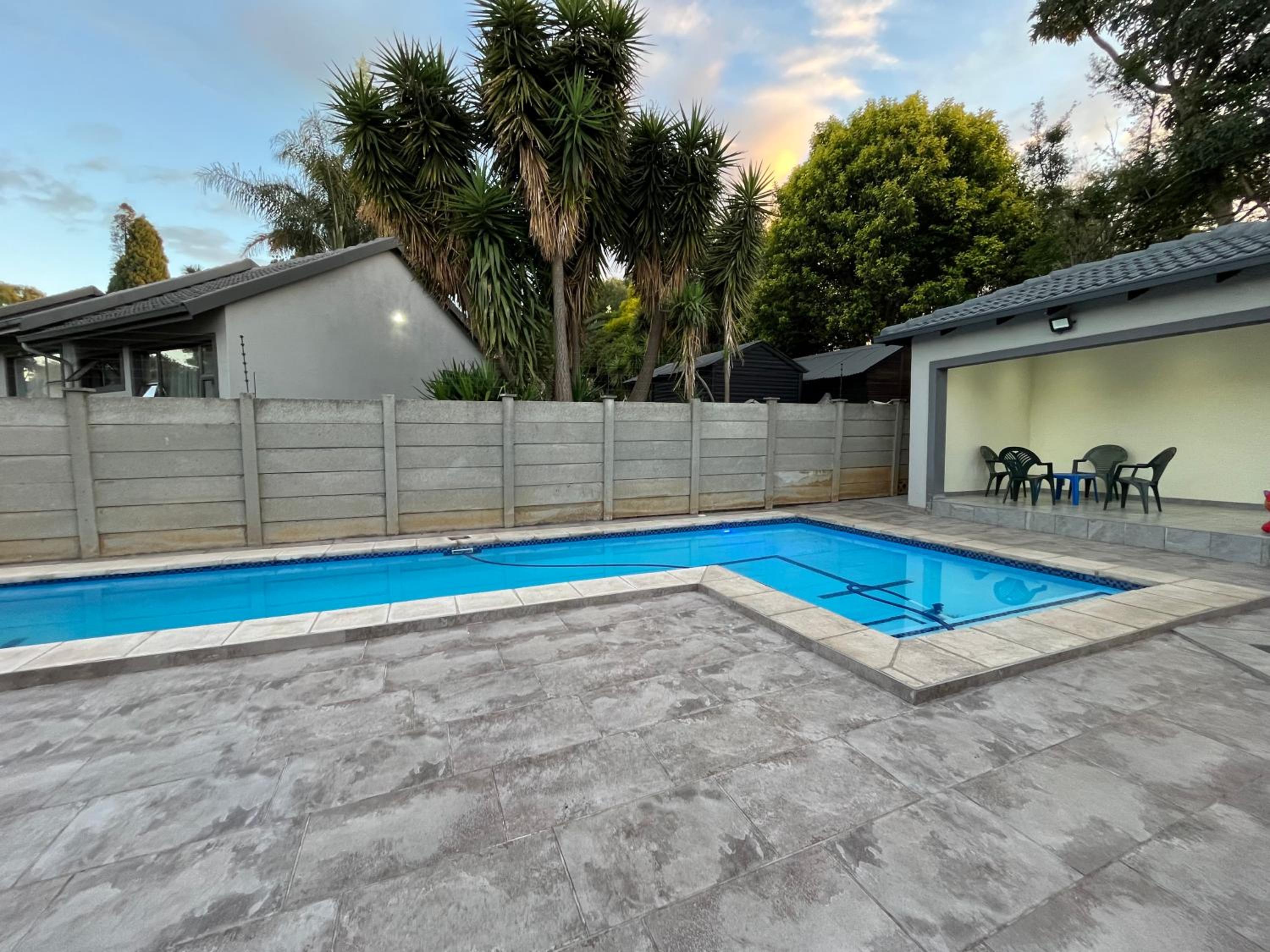 One-Bedroom Apartment photo 3