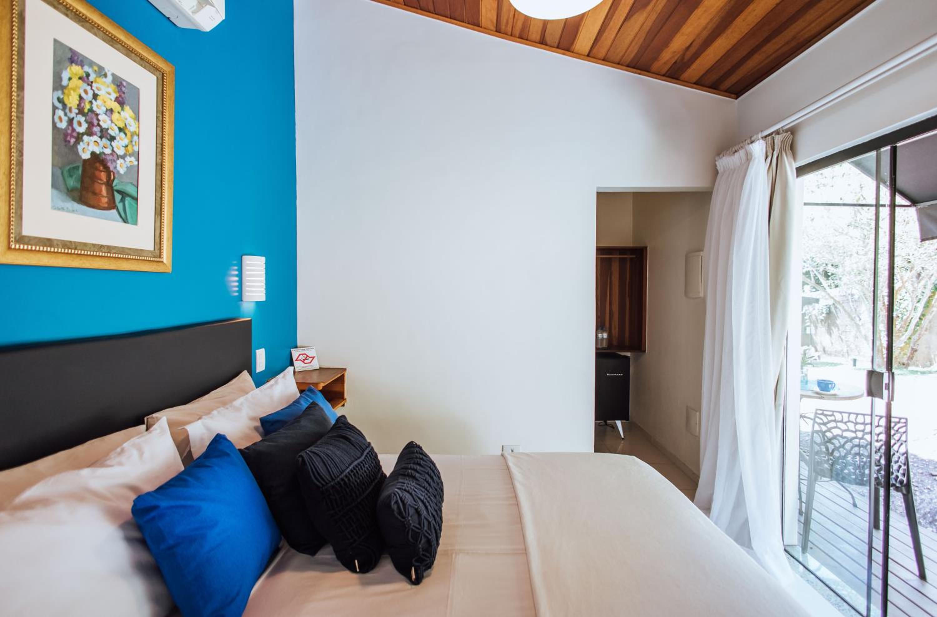Junior Suite with Garden View