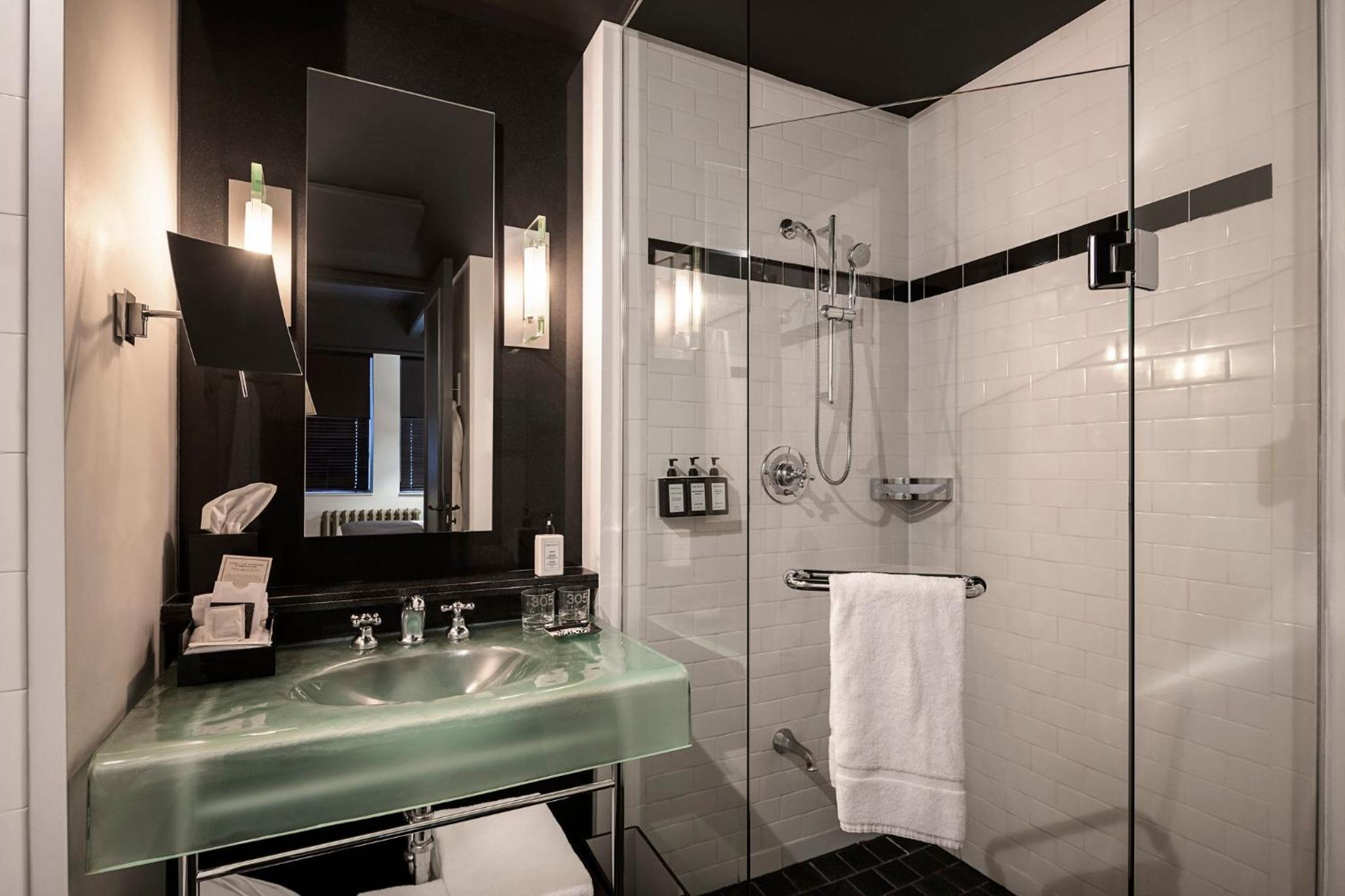 Signature King Room - Photo 2